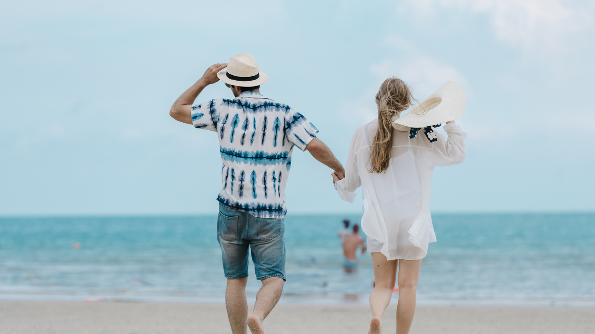 浪漫旅行：手牵手与爱人共度美好时光