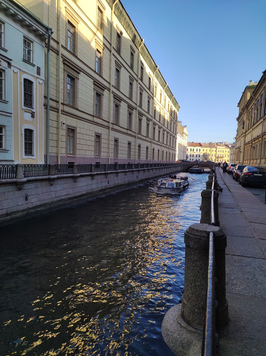 从监管人员配置不足、监督渠道较少、监督渠道有效性不足、监督投诉便流程不清晰角度阐述拉萨市河长制监督管理存在哪些问题500字