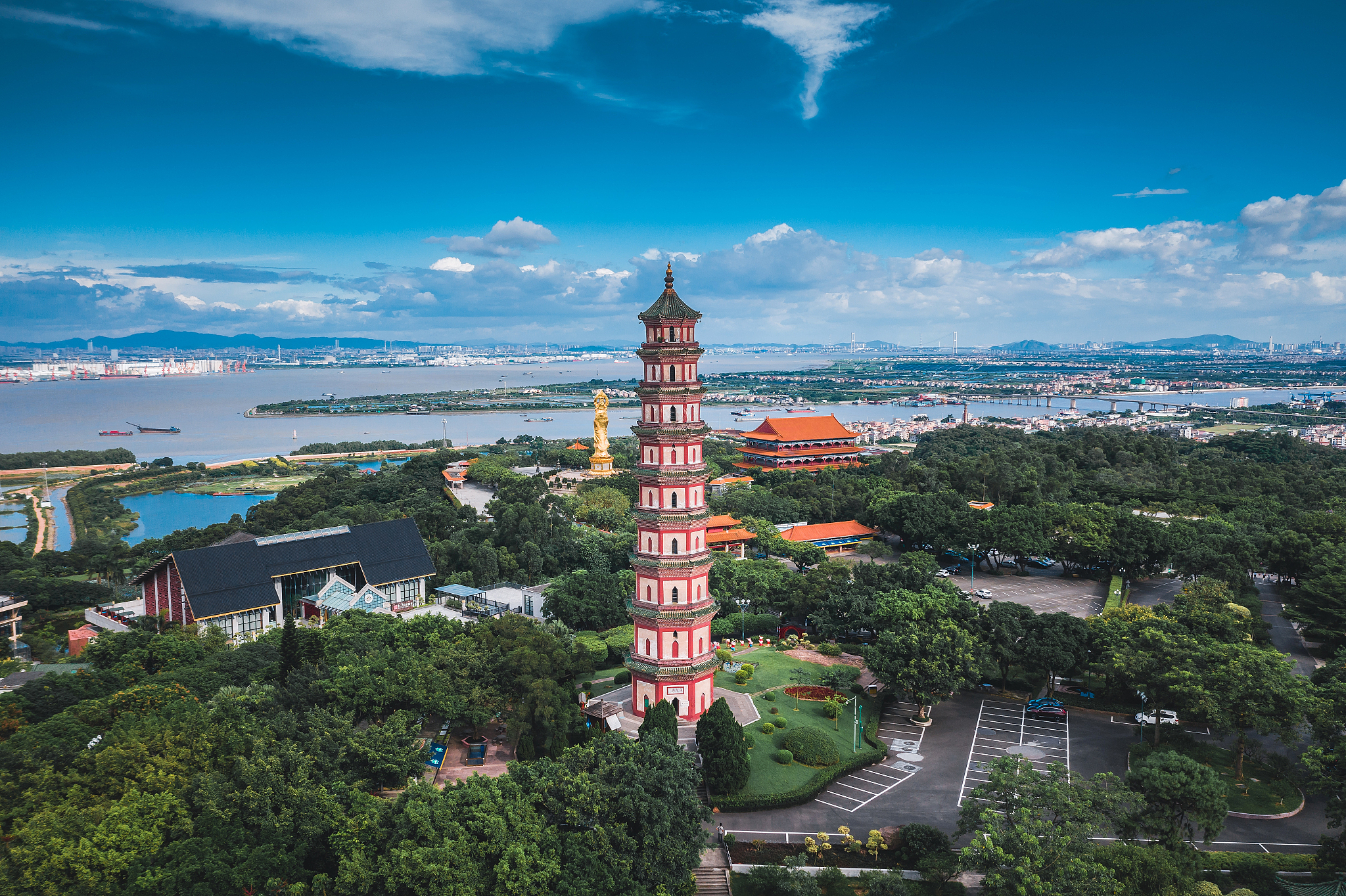 北京国旅4月1日广州4天3晚旅游团报价：244.75元/人