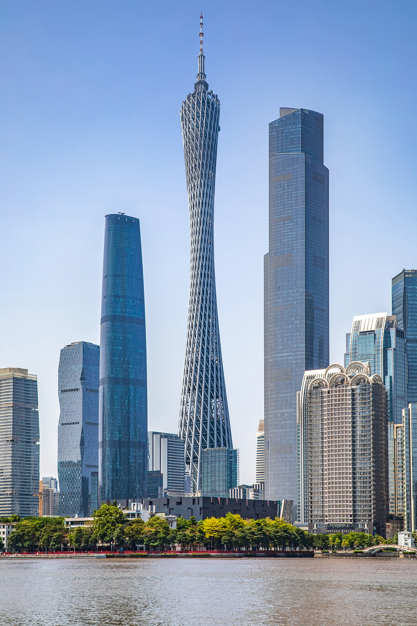 广州珠江市区中心经济繁华城市天际线摩天大楼建筑cbd江河倒影