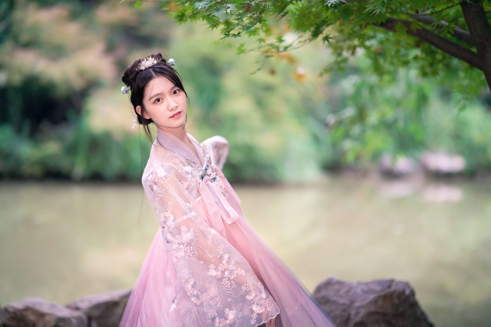 形容美女的成语：倾国倾城