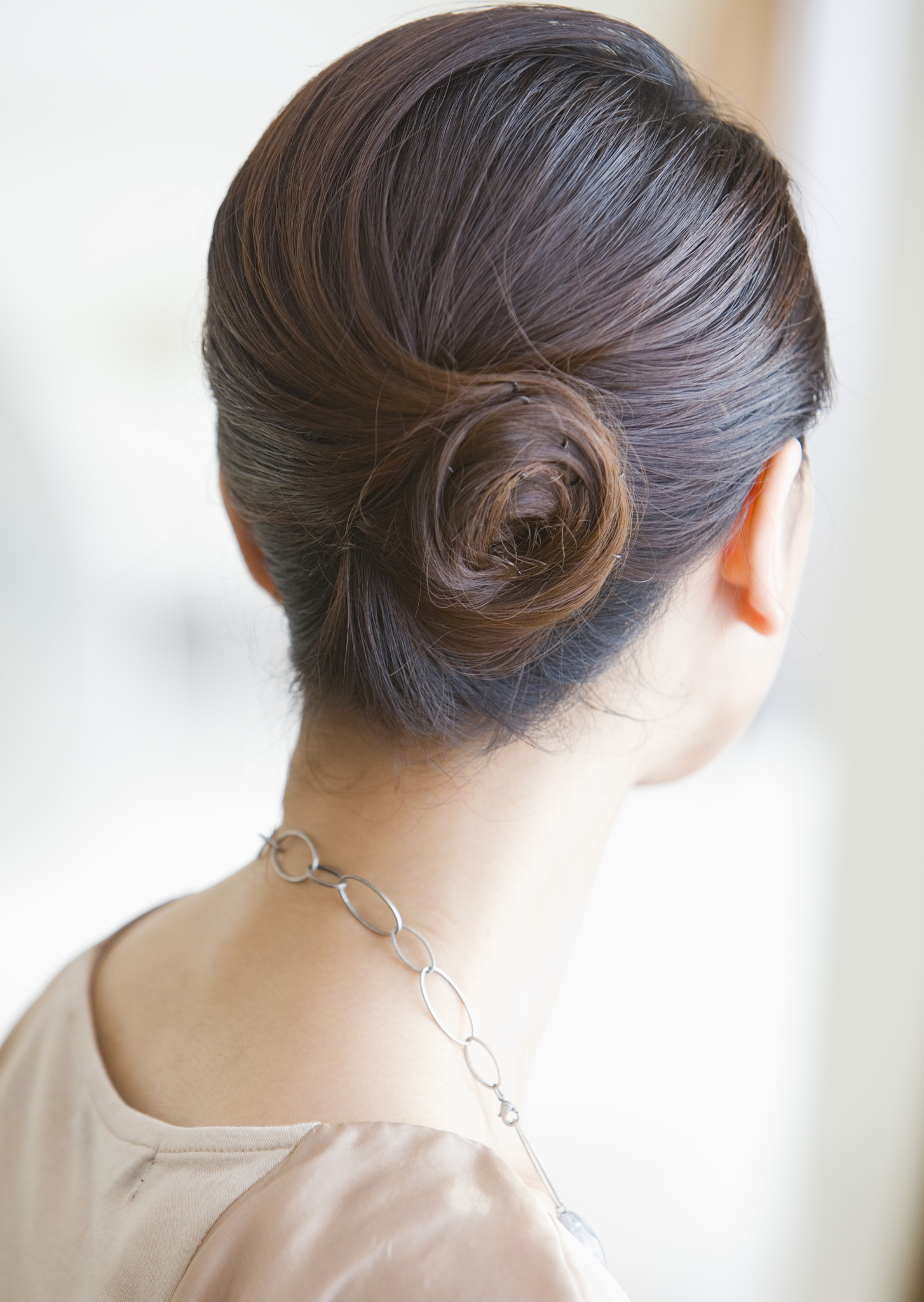 用一根筷子盘发视频，