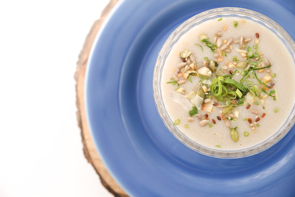 写一句豆汤饭的slogan接地气乡村味一碗豆汤饭乡村味道香滋滋健康美味你值得拥有！来一口感受家乡的味道让你回味无穷！继续