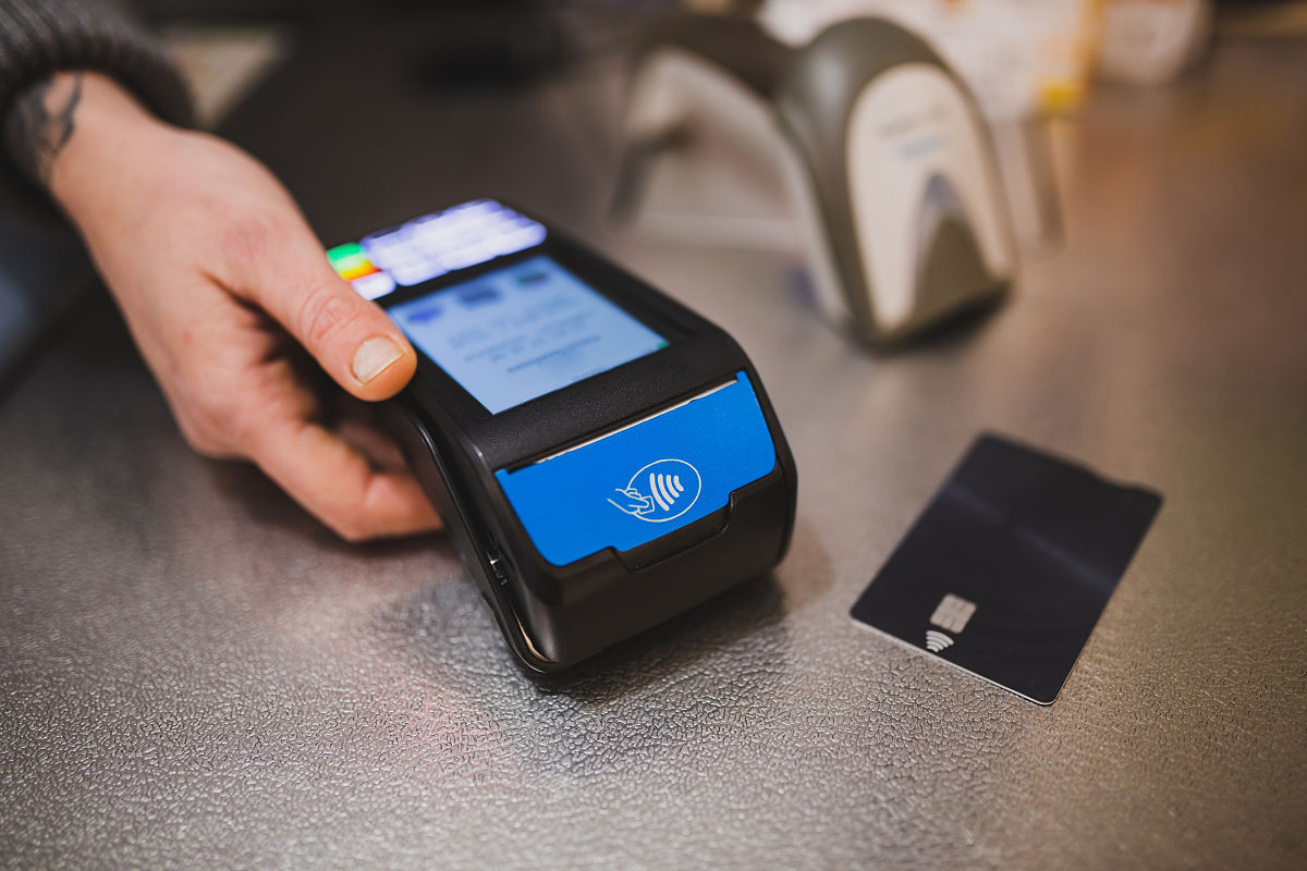 银行卡非接触什么意思