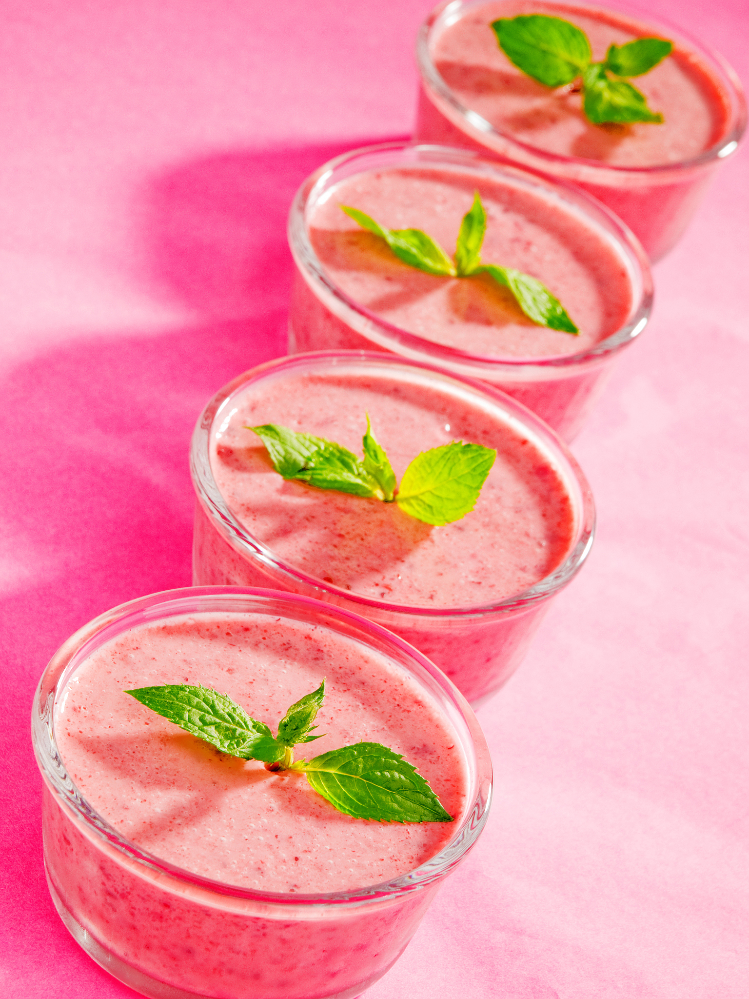 西瓜奶昔的做法：夏日清凉解暑饮品