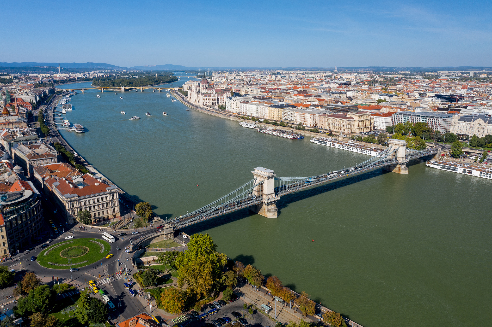 budapest riverbank