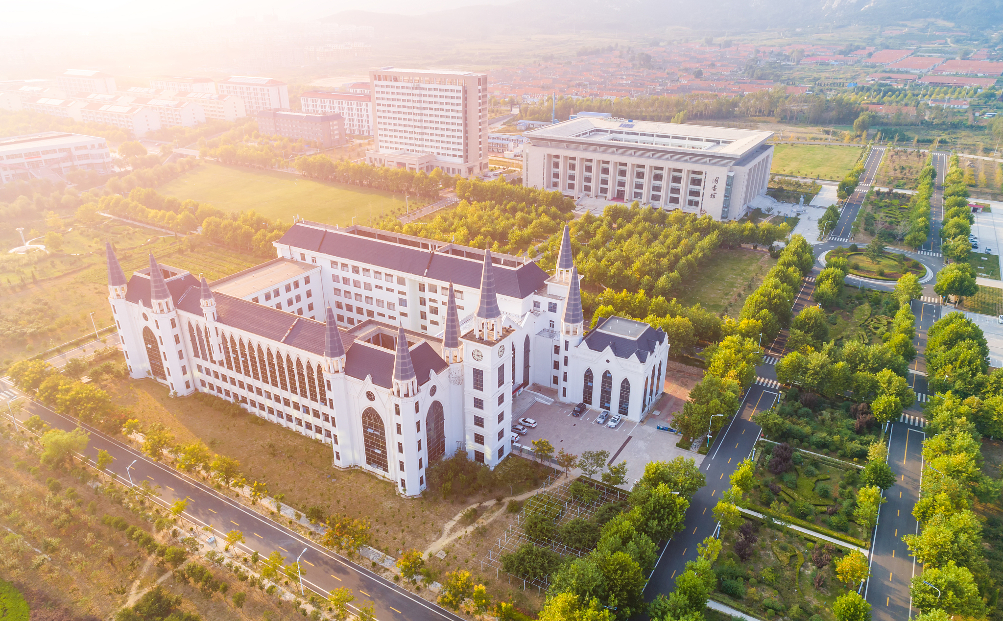 威海初中毕业技校多少钱