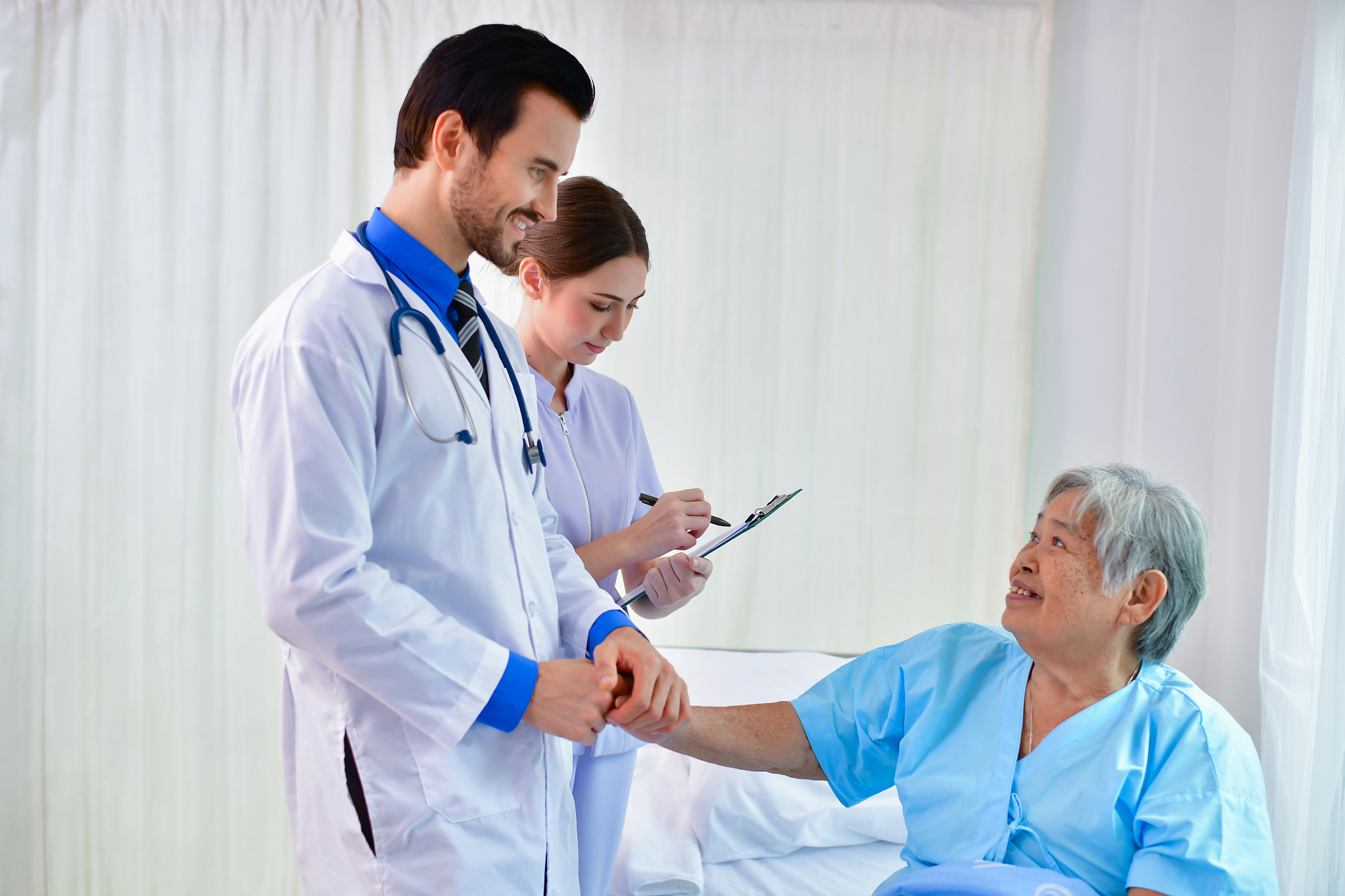 成都希望卫校：初中毕业生的理想选择