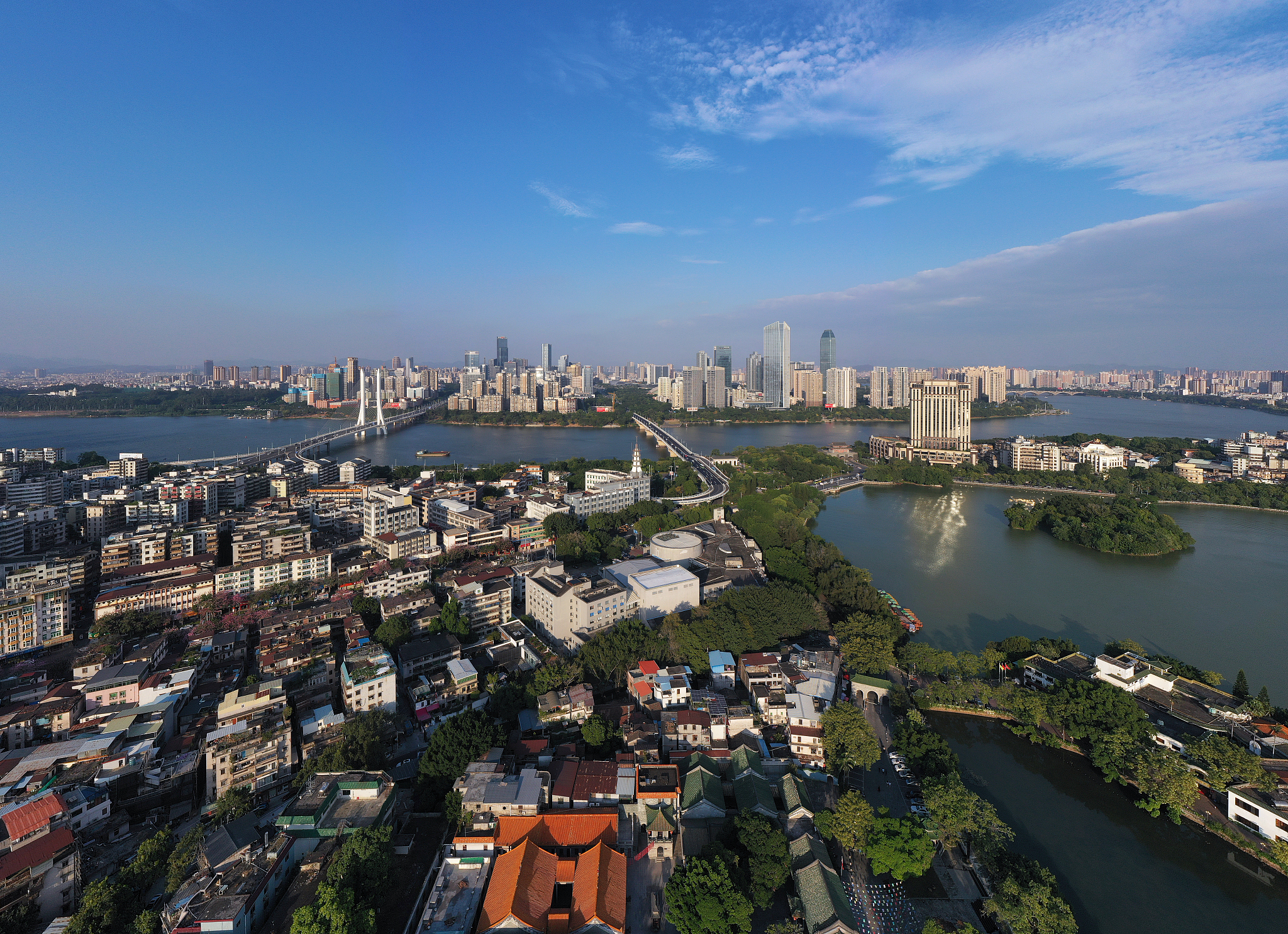 惠州市老百姓有困难怎么联系惠州市的媒体曝光？写一篇500之800字的解决办法
