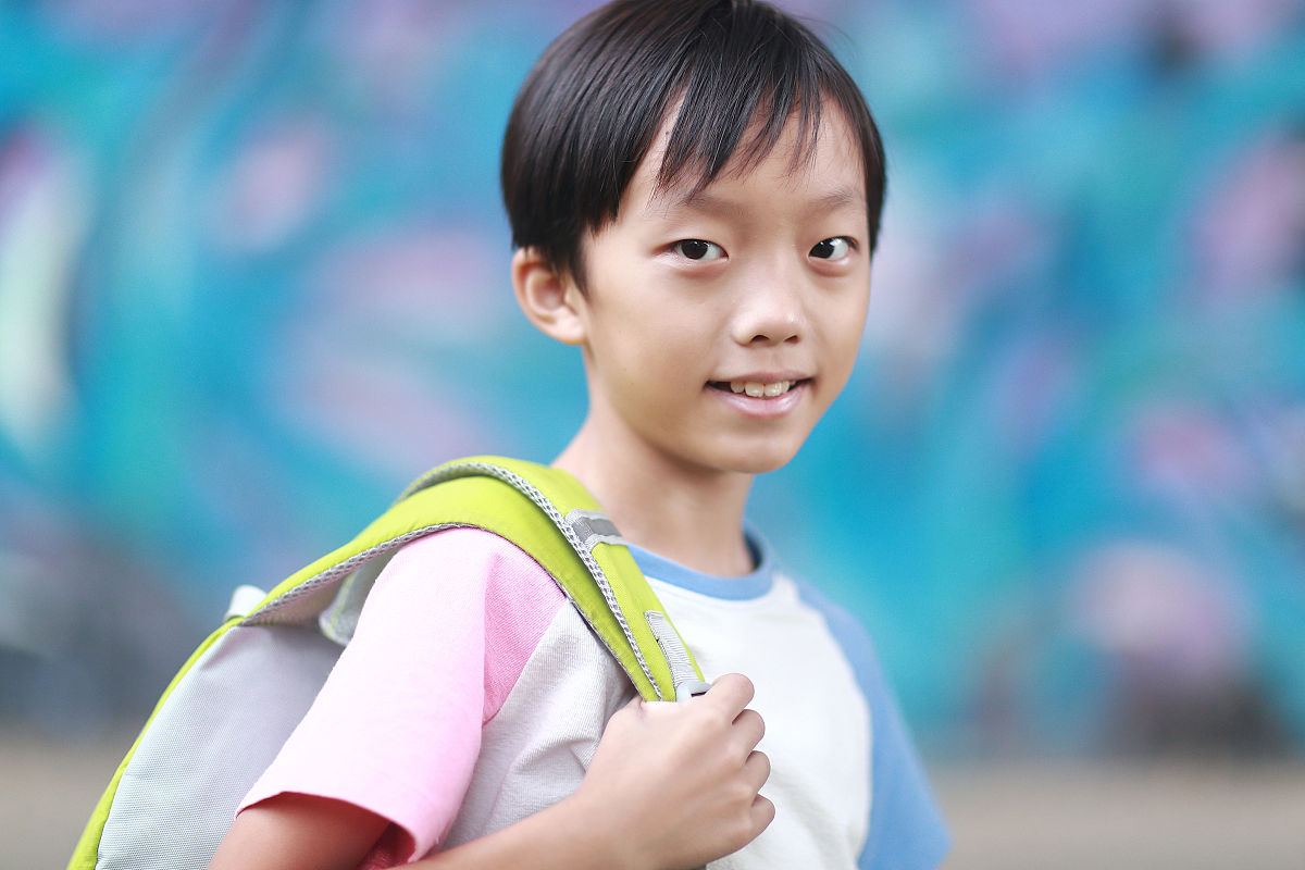 爱臭美的弟弟：我的时尚小达人