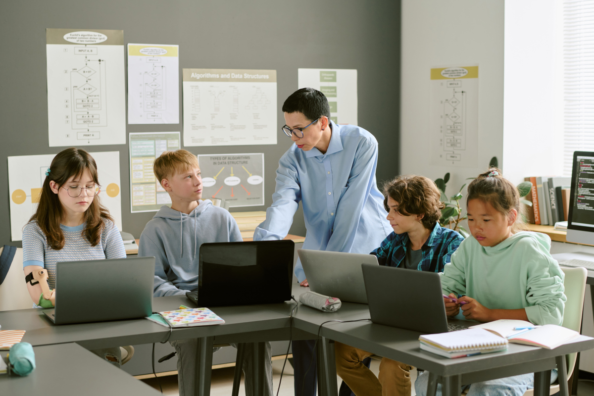 关于未来学习中心图书馆学有哪些研究成果请推荐5篇引用率较高的英文文献并用中文介绍。