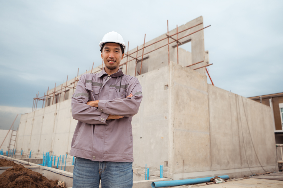 写一篇关于土木工程专业学生在南通东华建筑材料有限公司绿地房建项目部施工员岗位进行实习的目的不得抄袭。