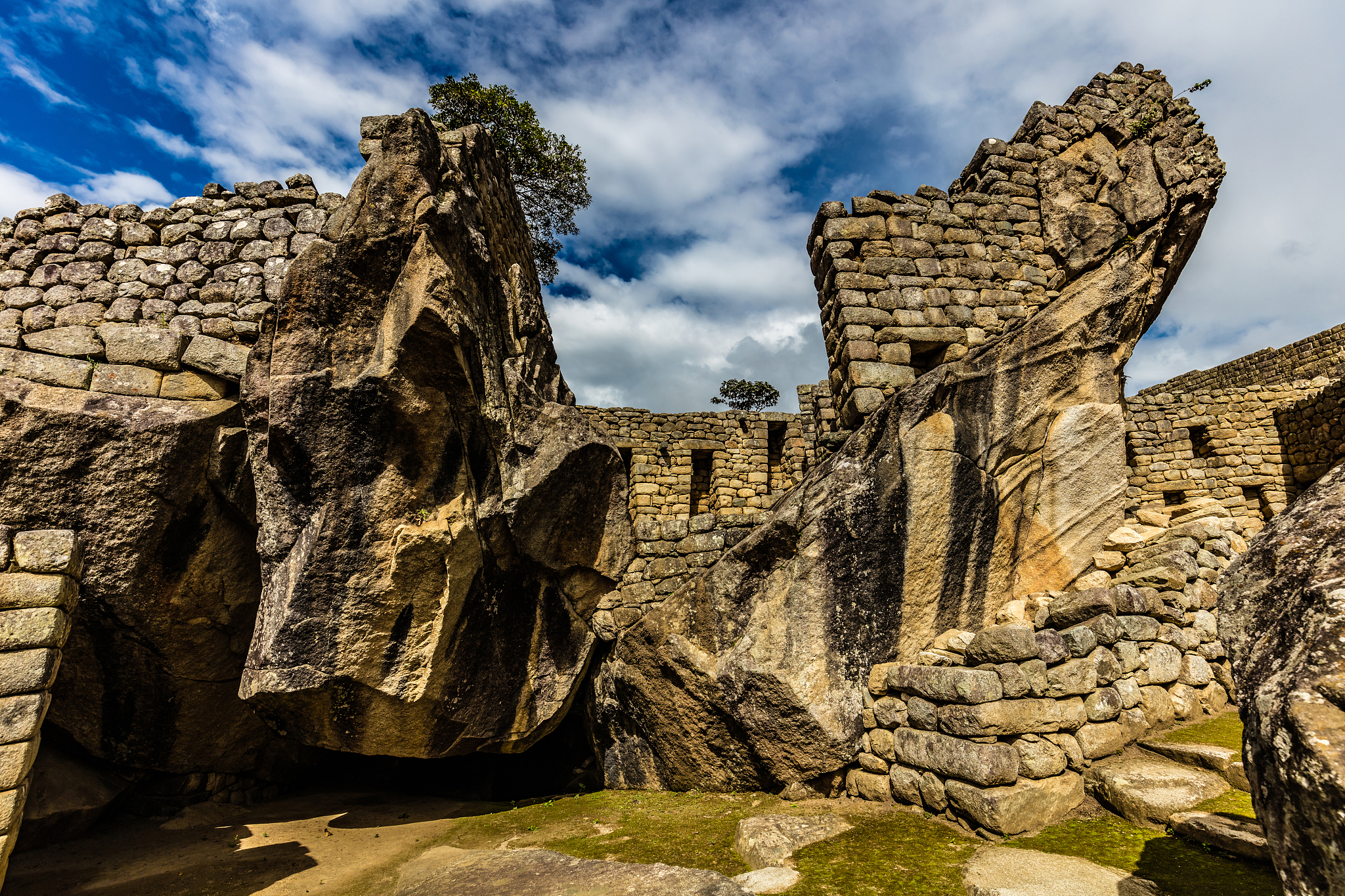 "ruins of machu picchu, peru"