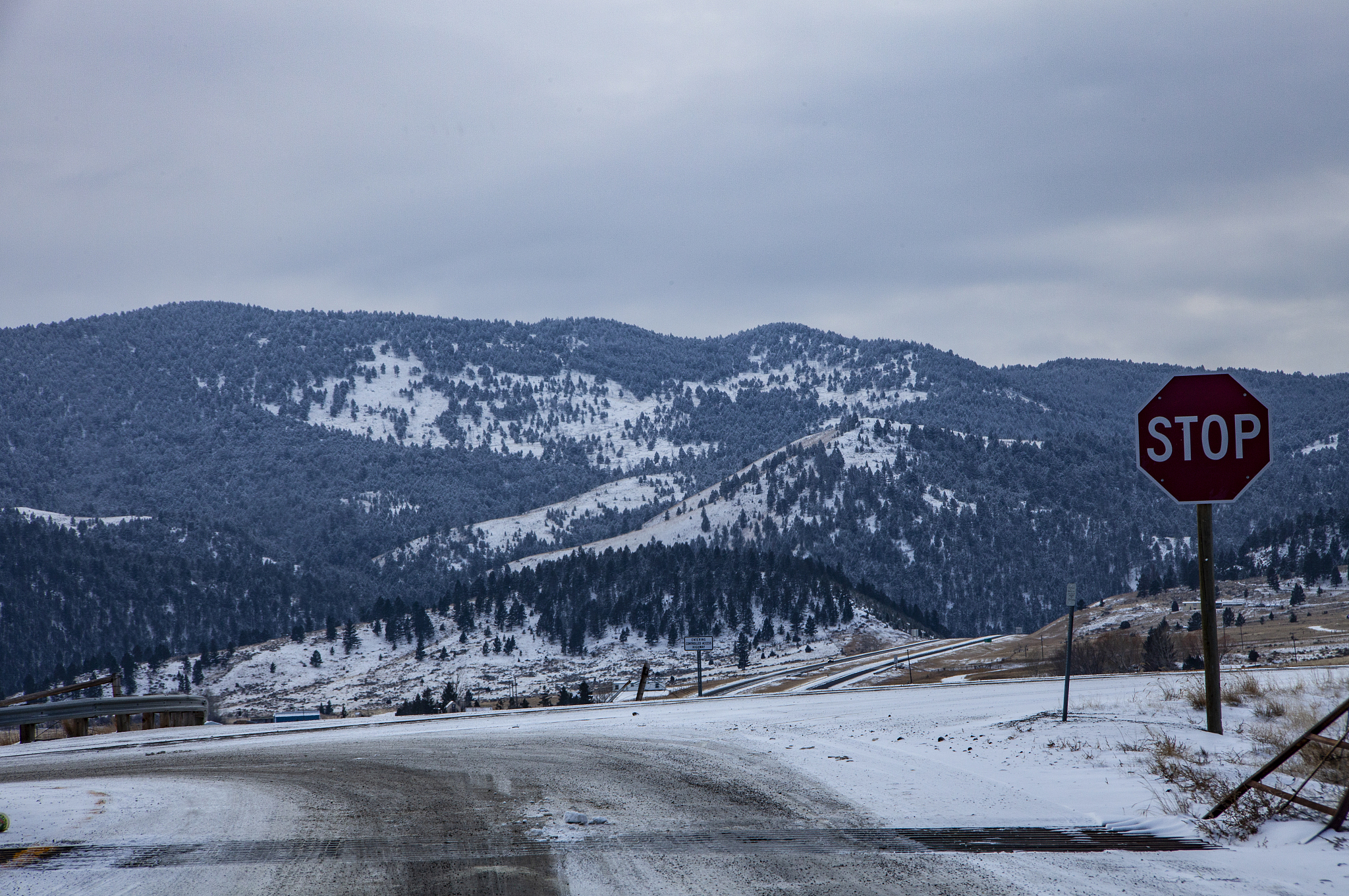 寒冬小镇的秘密：一起离奇的杀妻案