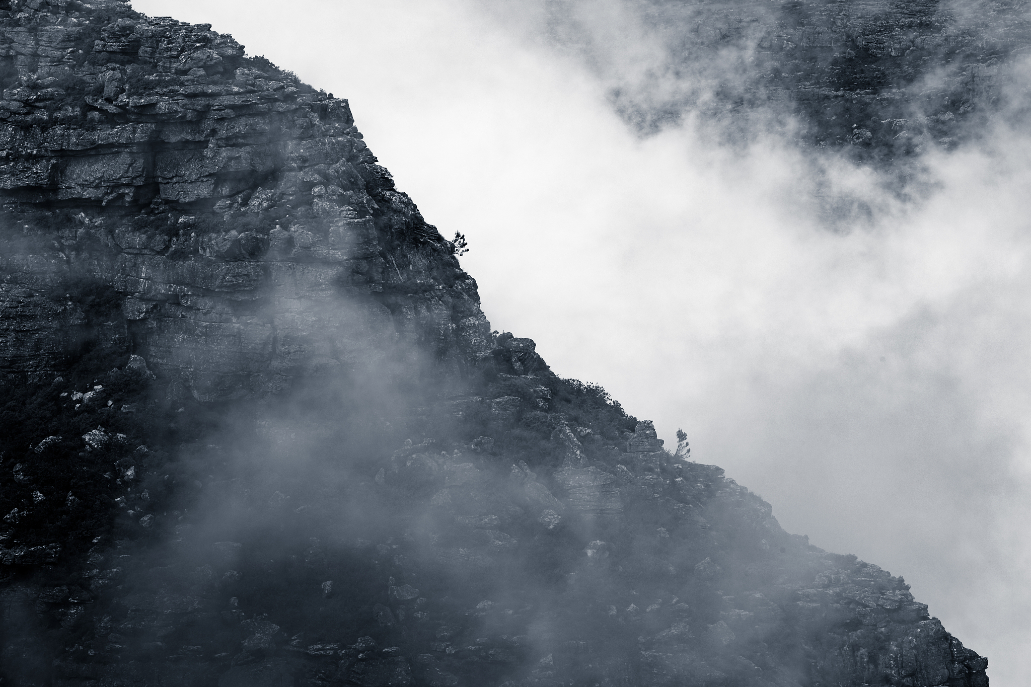 clouds rolling over table mountain in cape town, southafica. thi
