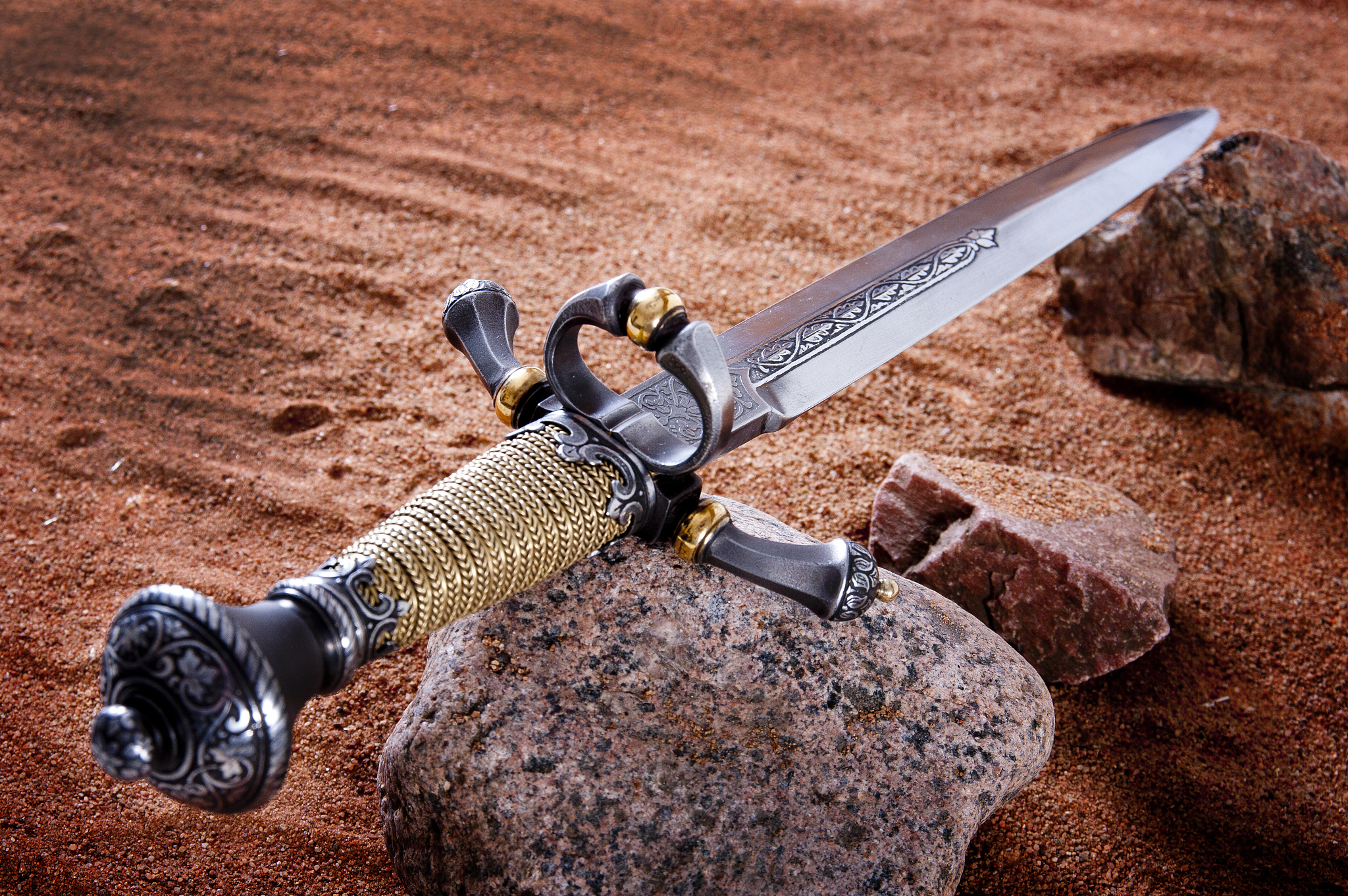 smart dagger