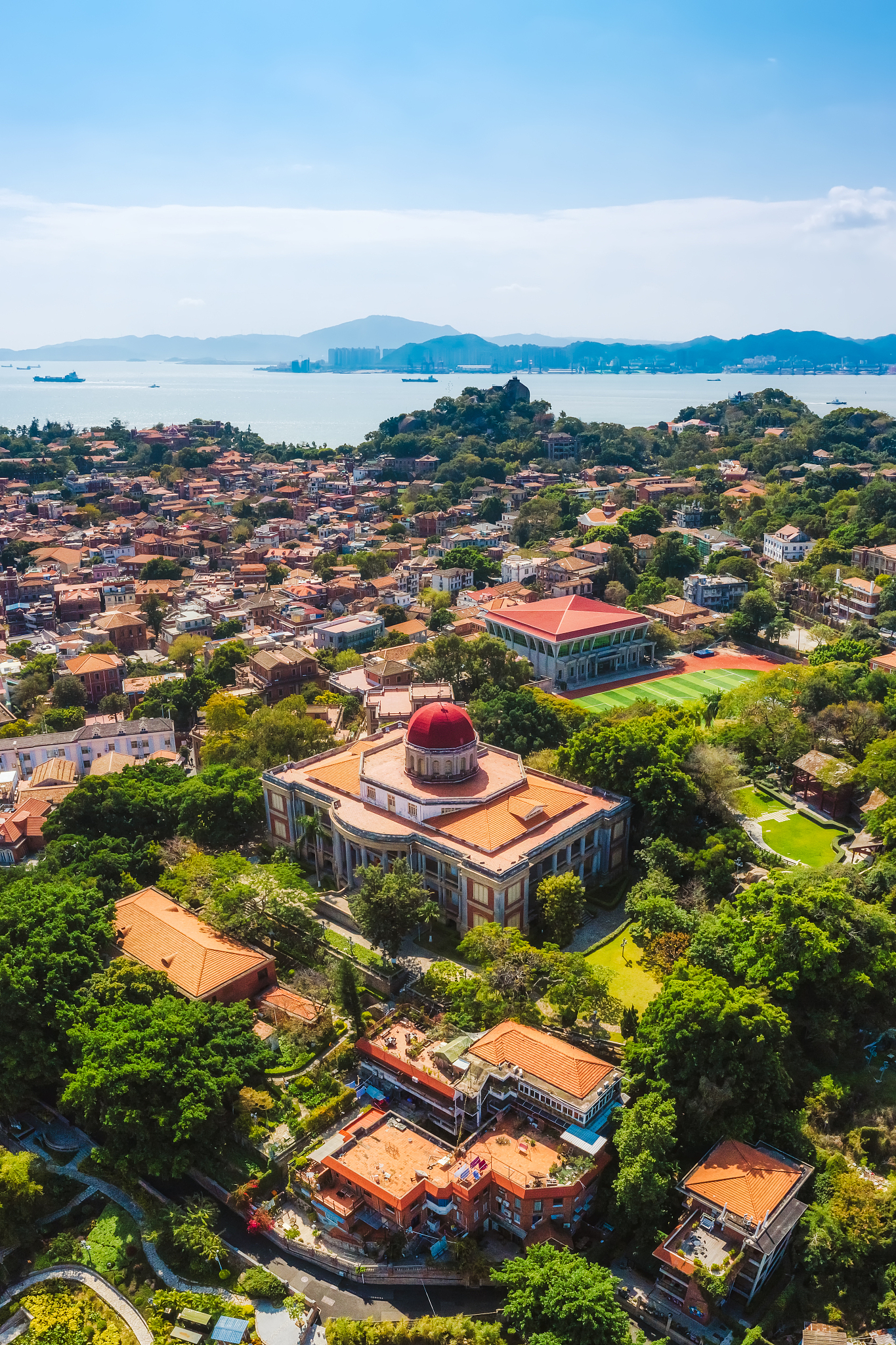 厦门的媒体曝光平台有哪些 厦门媒体曝光求助热线是多少 要求：创建一篇1500至2000字的解决方案