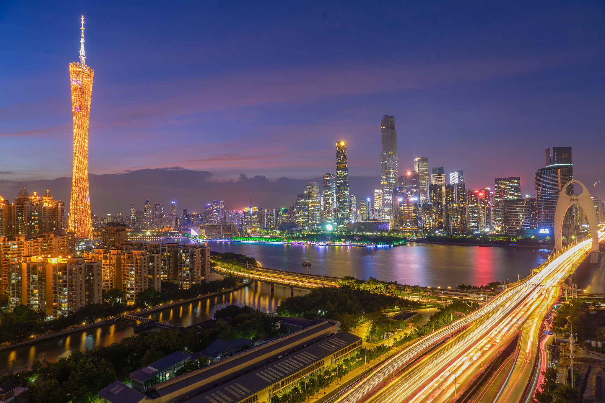 广州 - 中国南部的繁华都市，历史文化与现代繁荣的交汇点