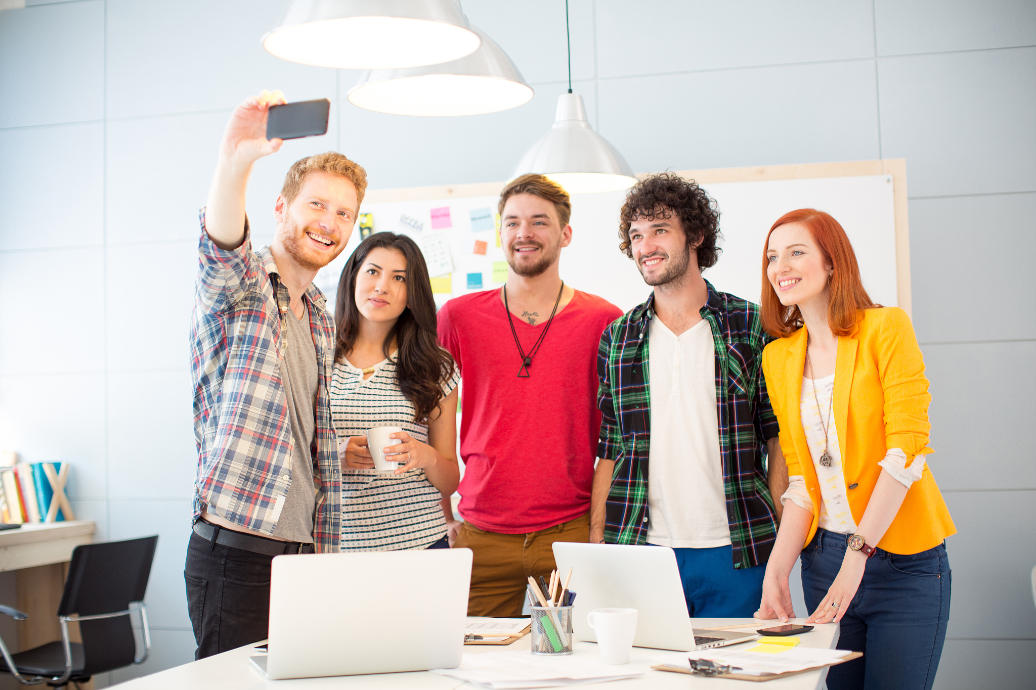 「剧本杀」游戏体验：推理、心理战与社交乐趣