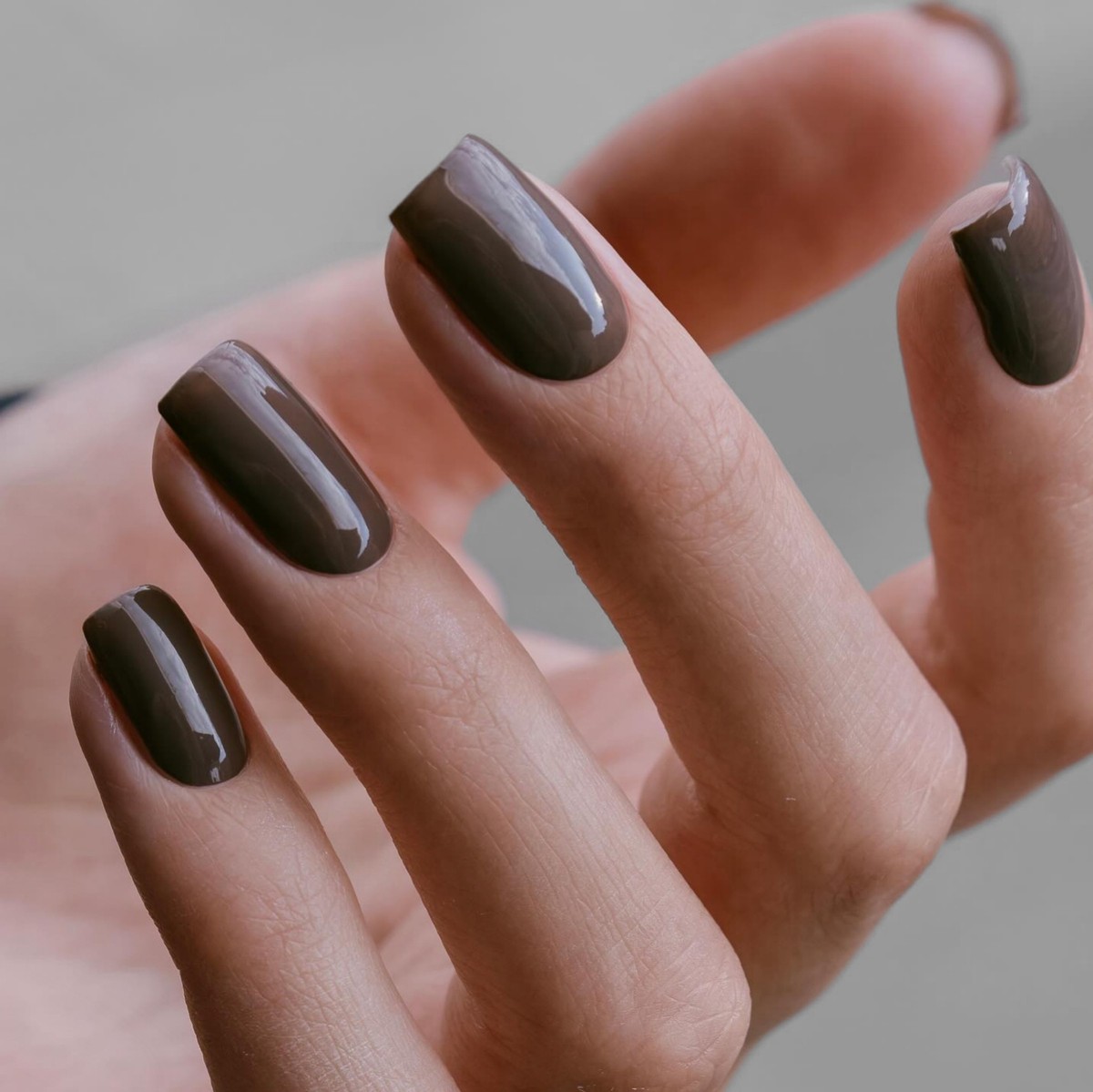 甲油胶：让指甲闪耀的秘密武器