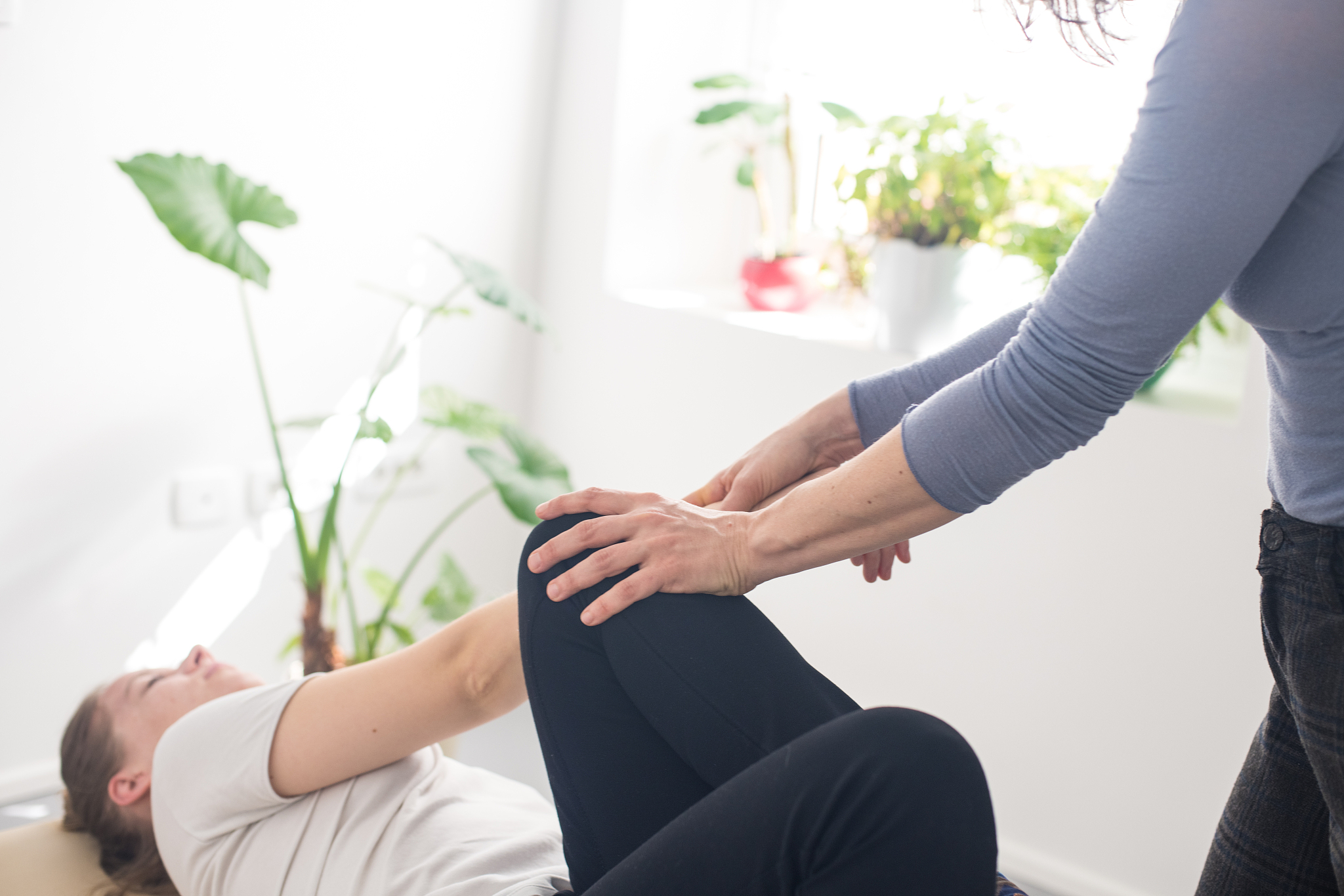 女朋友腿疼怎么安慰她