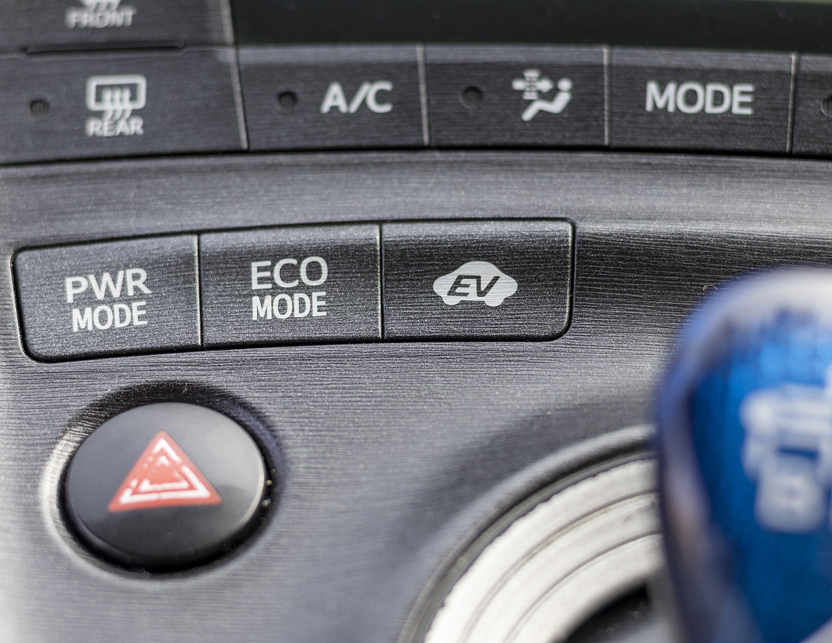 FWD 按钮是什么意思？ - 前进、快进和转发功能详解