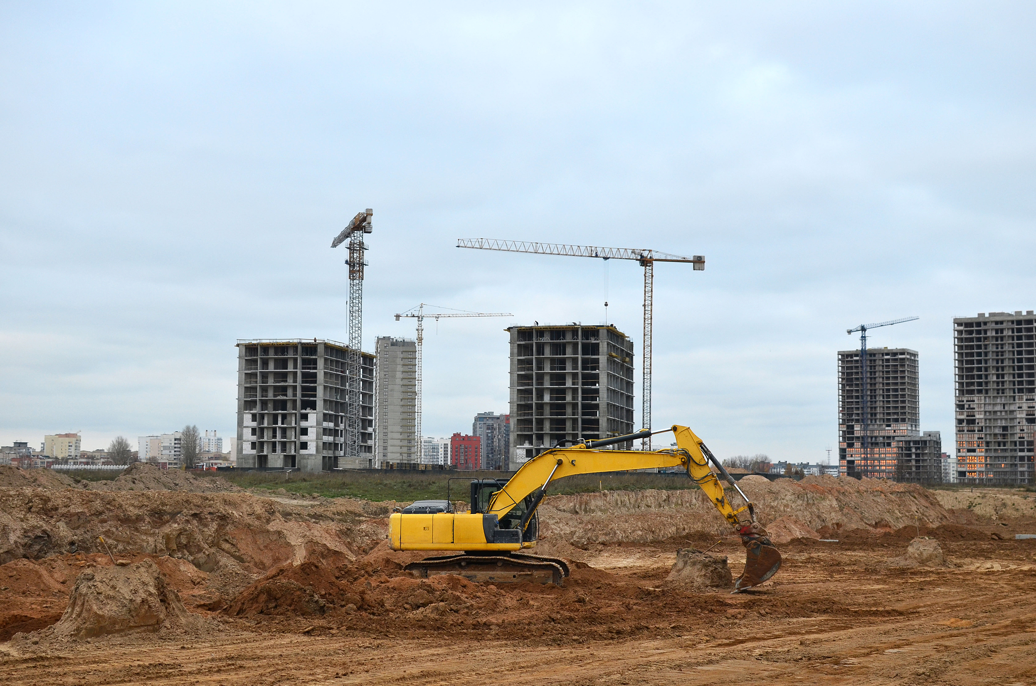 重庆建筑学校工程学校招生要求：初中毕业生也能读？