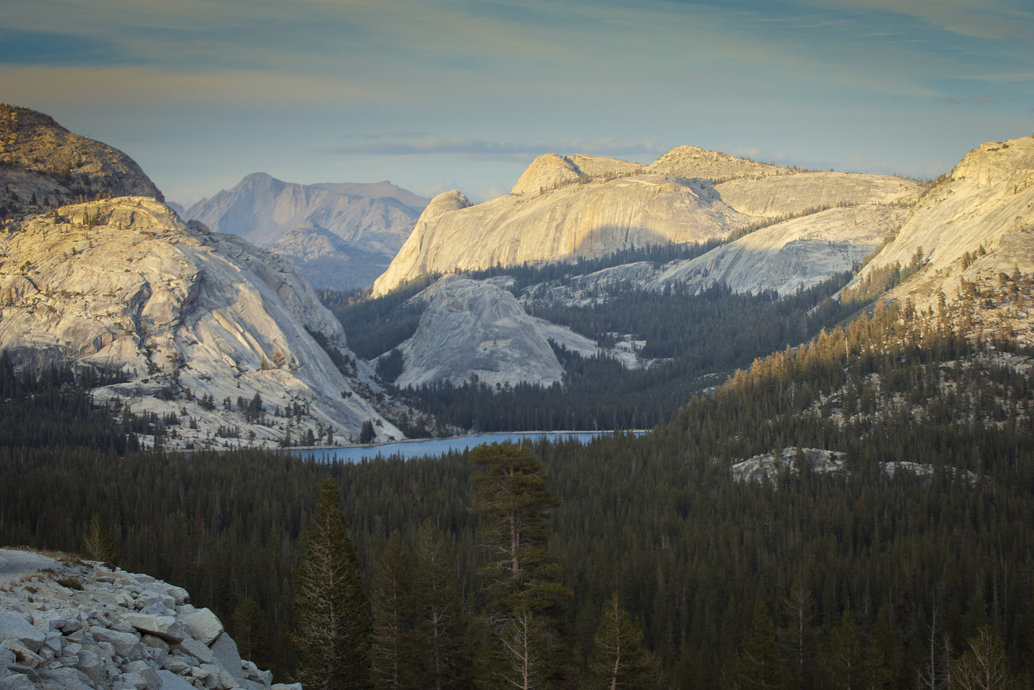 tenaya lake tioga pass