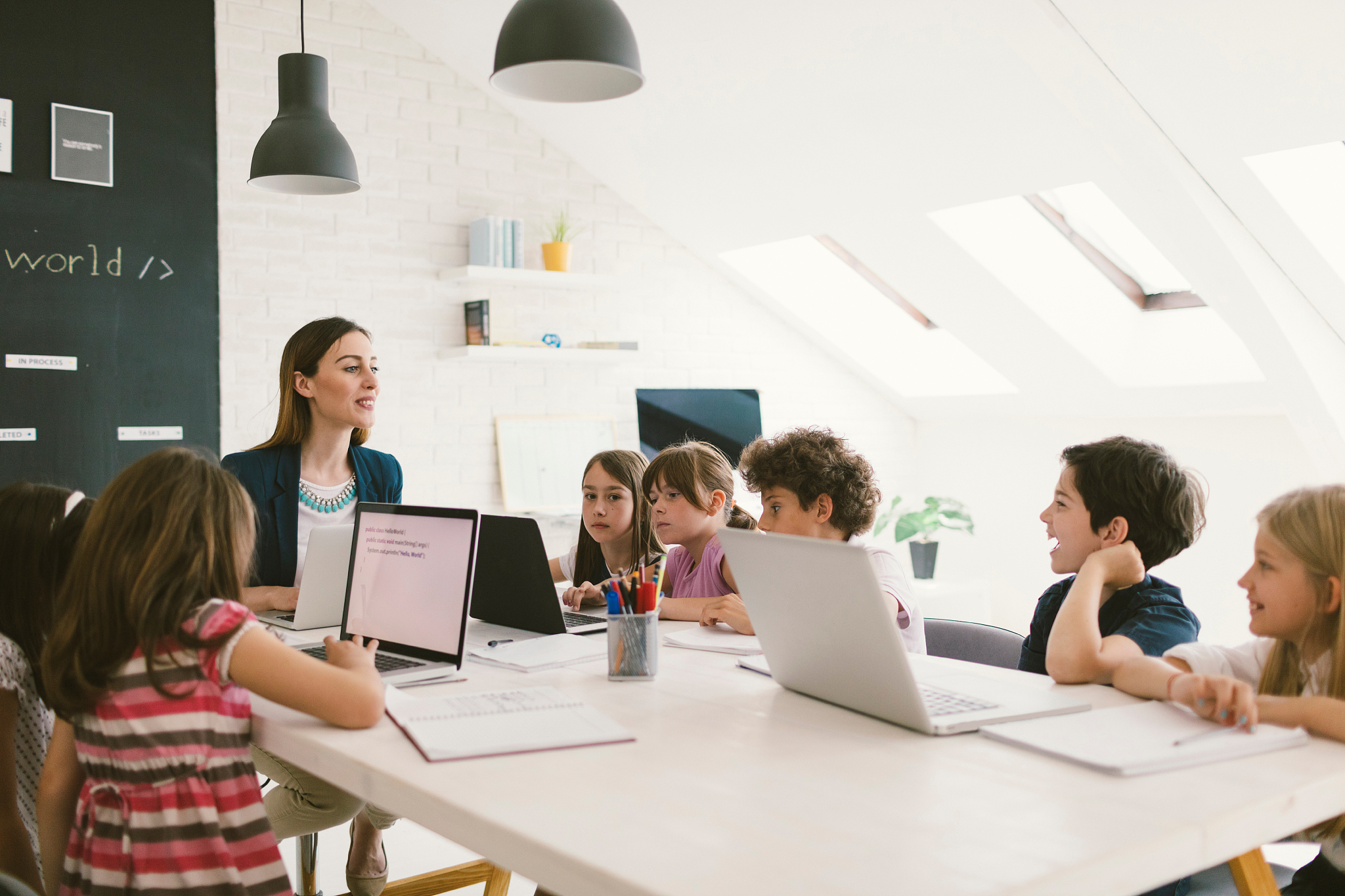 成都幼儿师范学校的教育专业就业前景如何