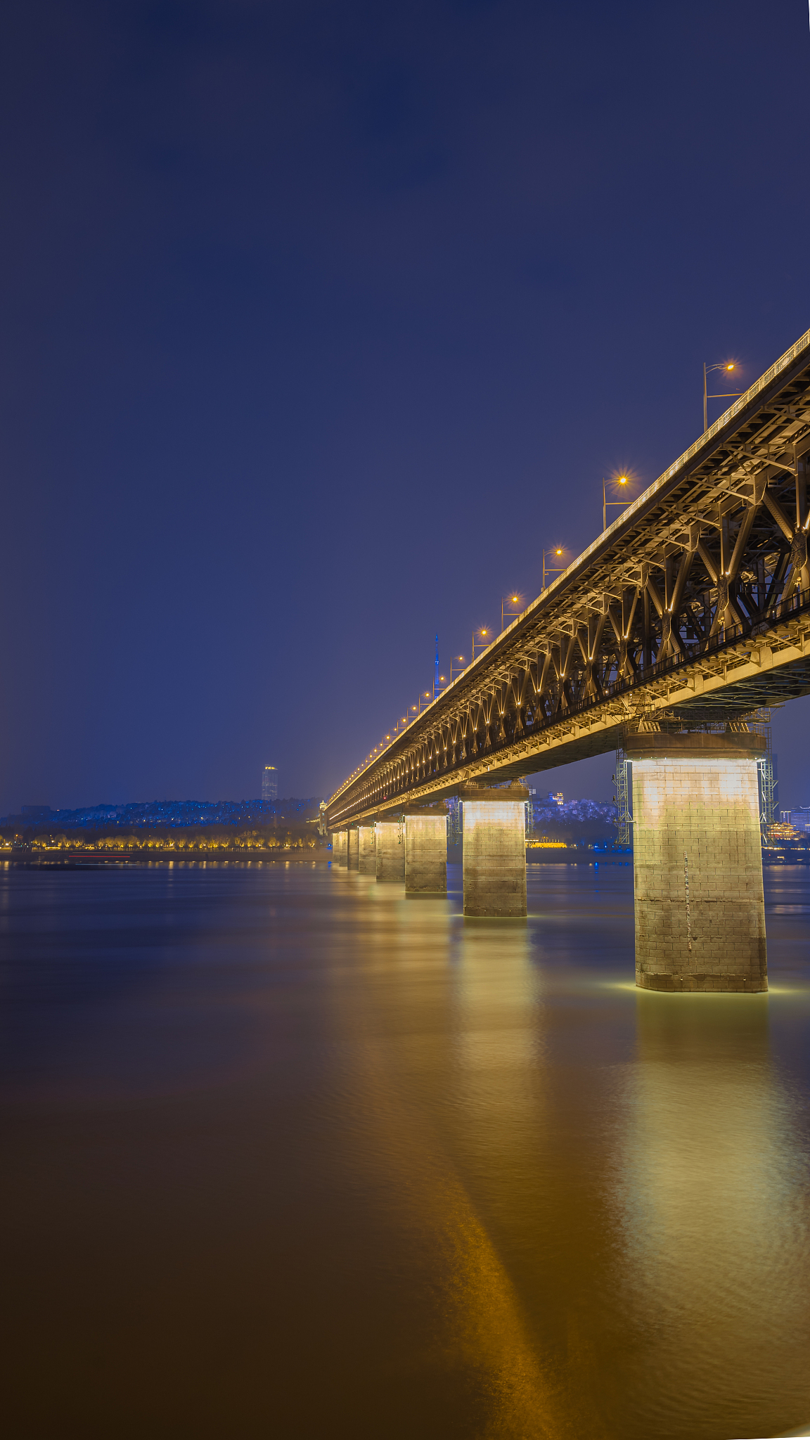 武汉摄影天堂：长江大桥、二桥、晴川桥、龟山电视塔、临江大道