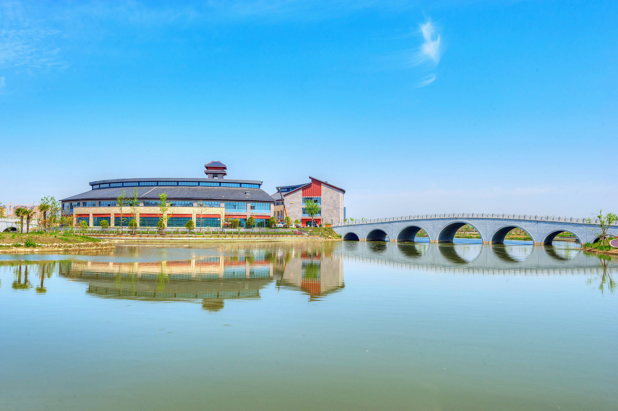 body !-- 导航栏 -- div class=header div class=all div class=left img src=imgbjpng alt= div div class=right ul