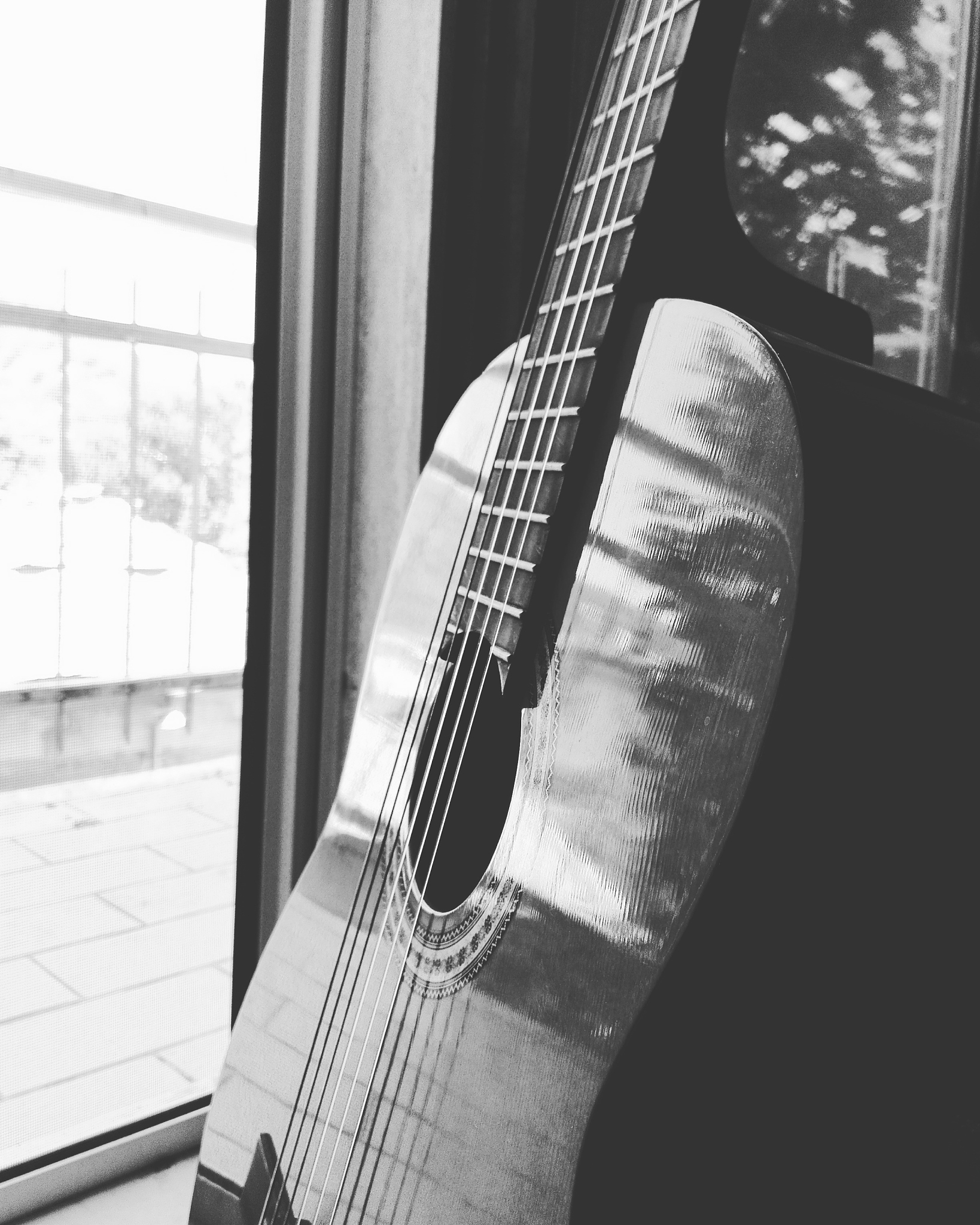 吉他入门: 如何正确在A弦上弹奏F#和弦？