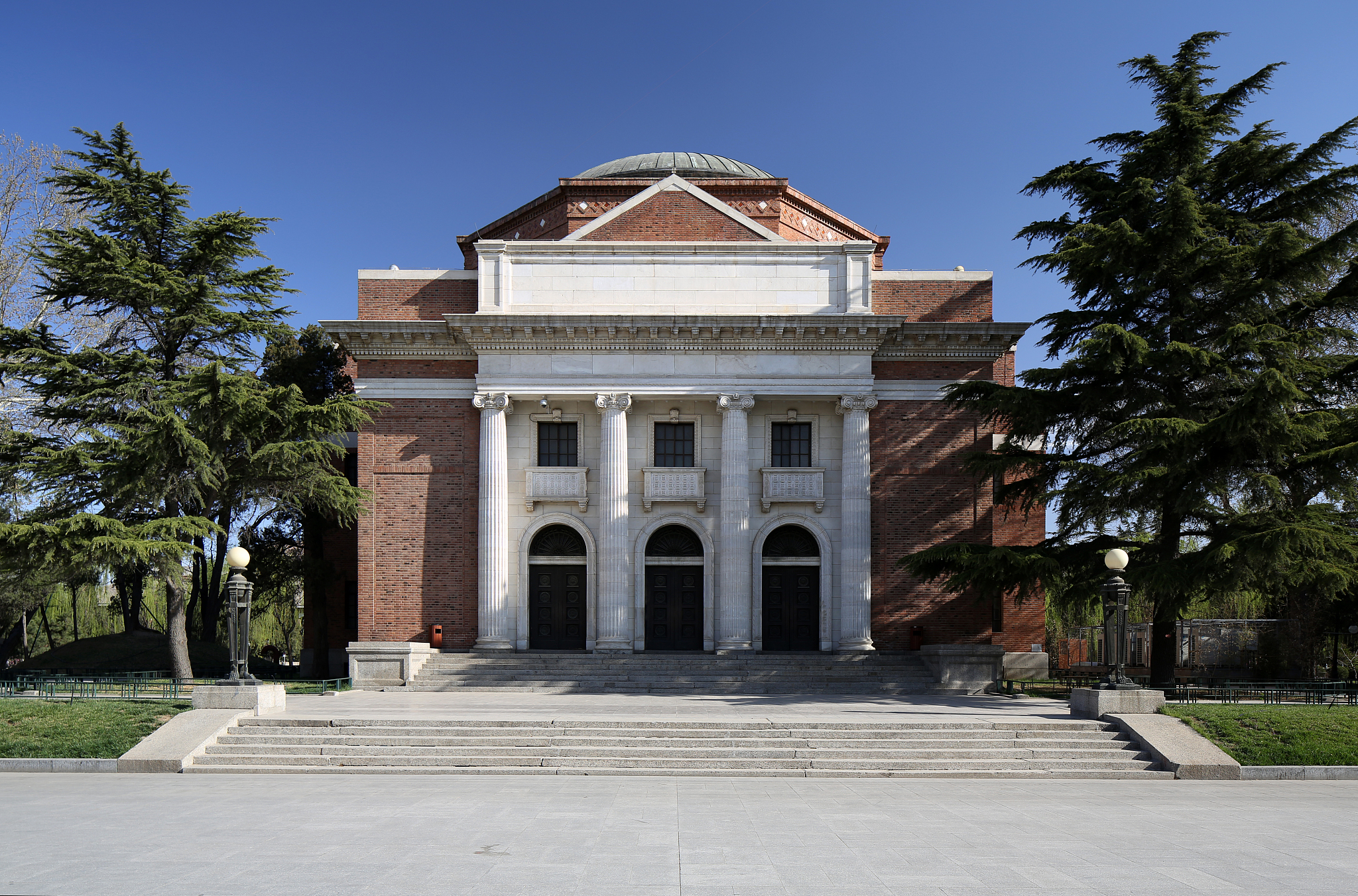 清华大学