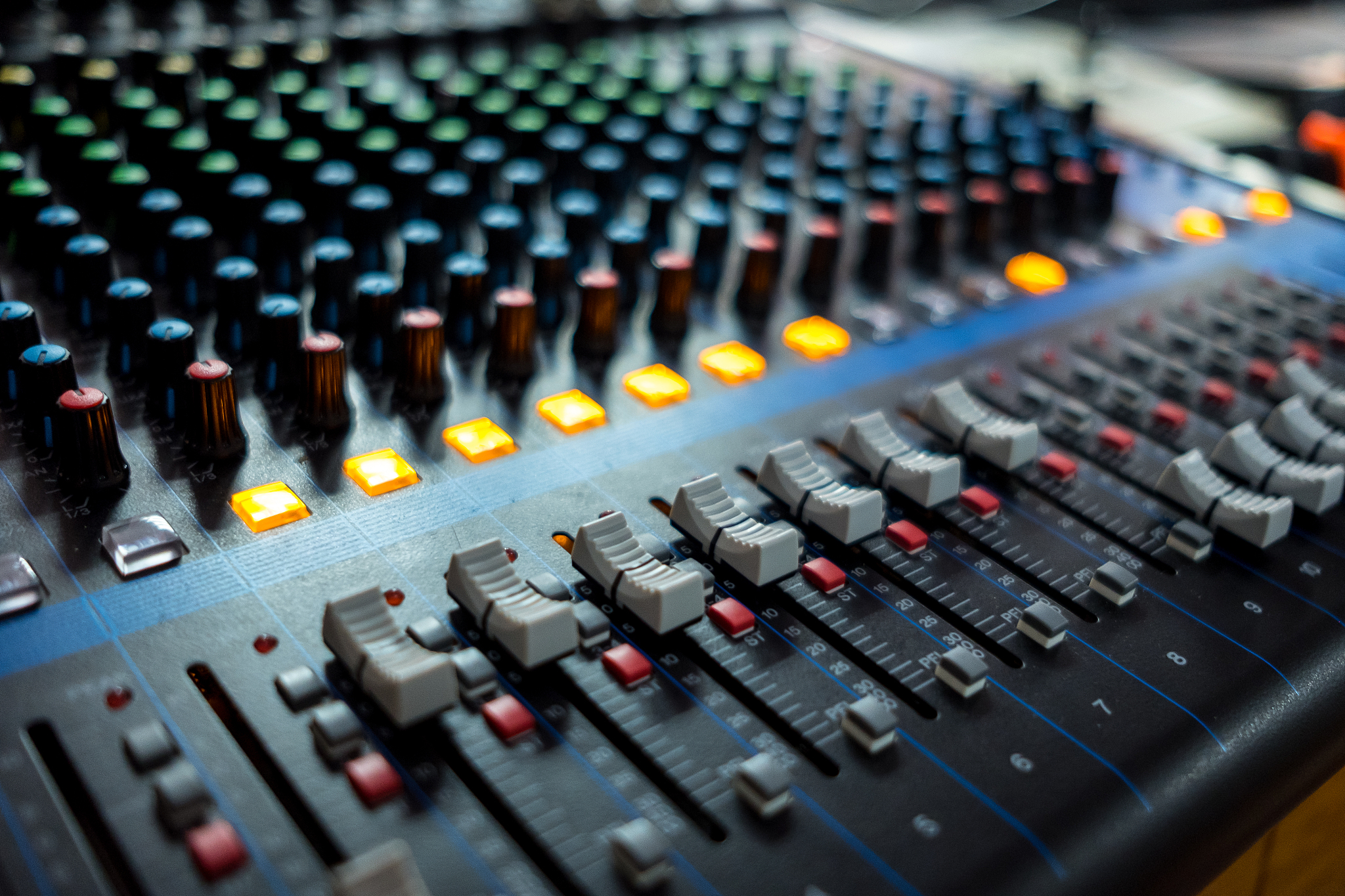 抖音音乐人要上传什么音乐才能过？抖音音乐人认证有啥好处