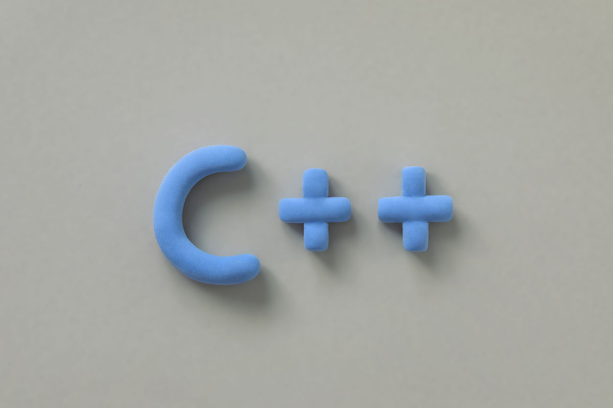 类的私有成员函数对类的公有成员变量透明吗？