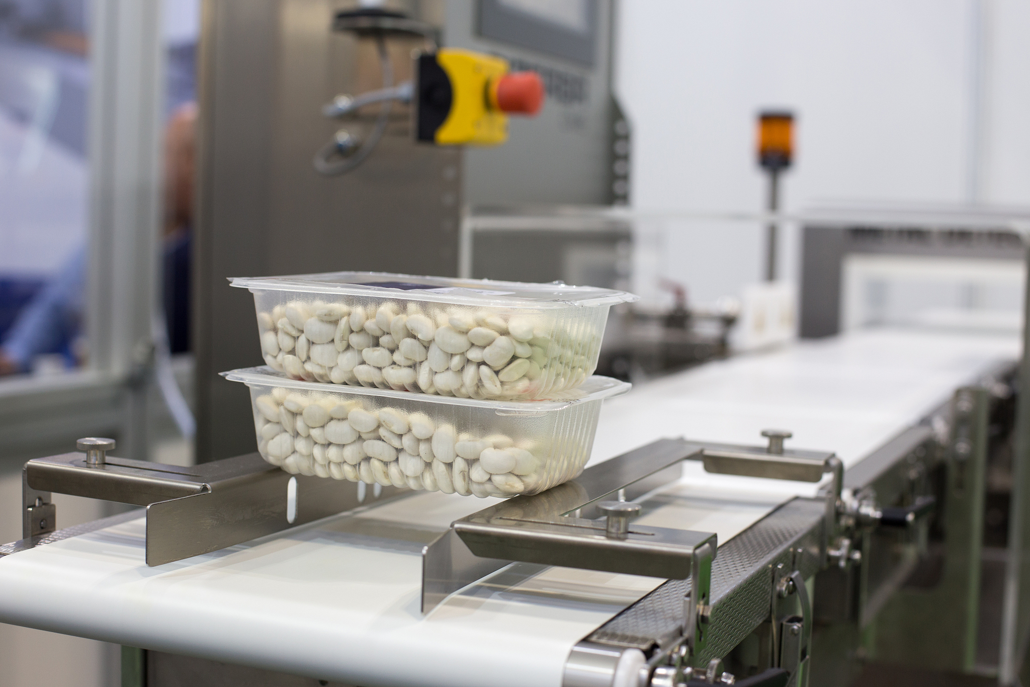 广西柳城县鸿艺丝绸有限公司：基于数控技术的缫丝自动化生产关键技术研究与应用