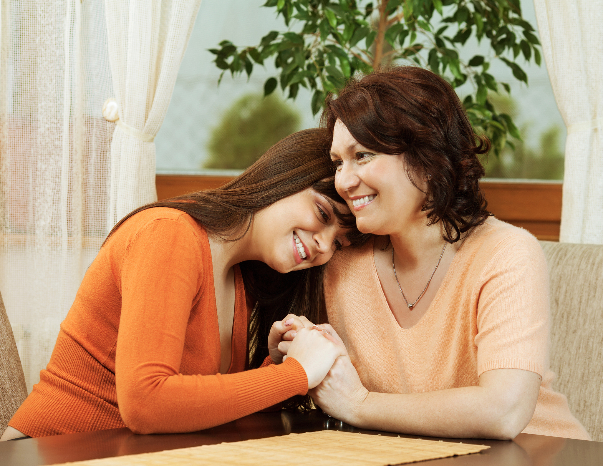 围绕生育这个主题搜集资料＋采访如你的父母、亲人、朋友或自行寻找线索写一个真实的人物或事件字数不限。参照推荐阅读《上海爱情故事：一个老来单身的女人决定恋爱》