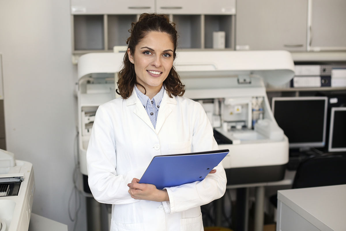 磁铁引力实验报告：探索距离、极性和大小的影响