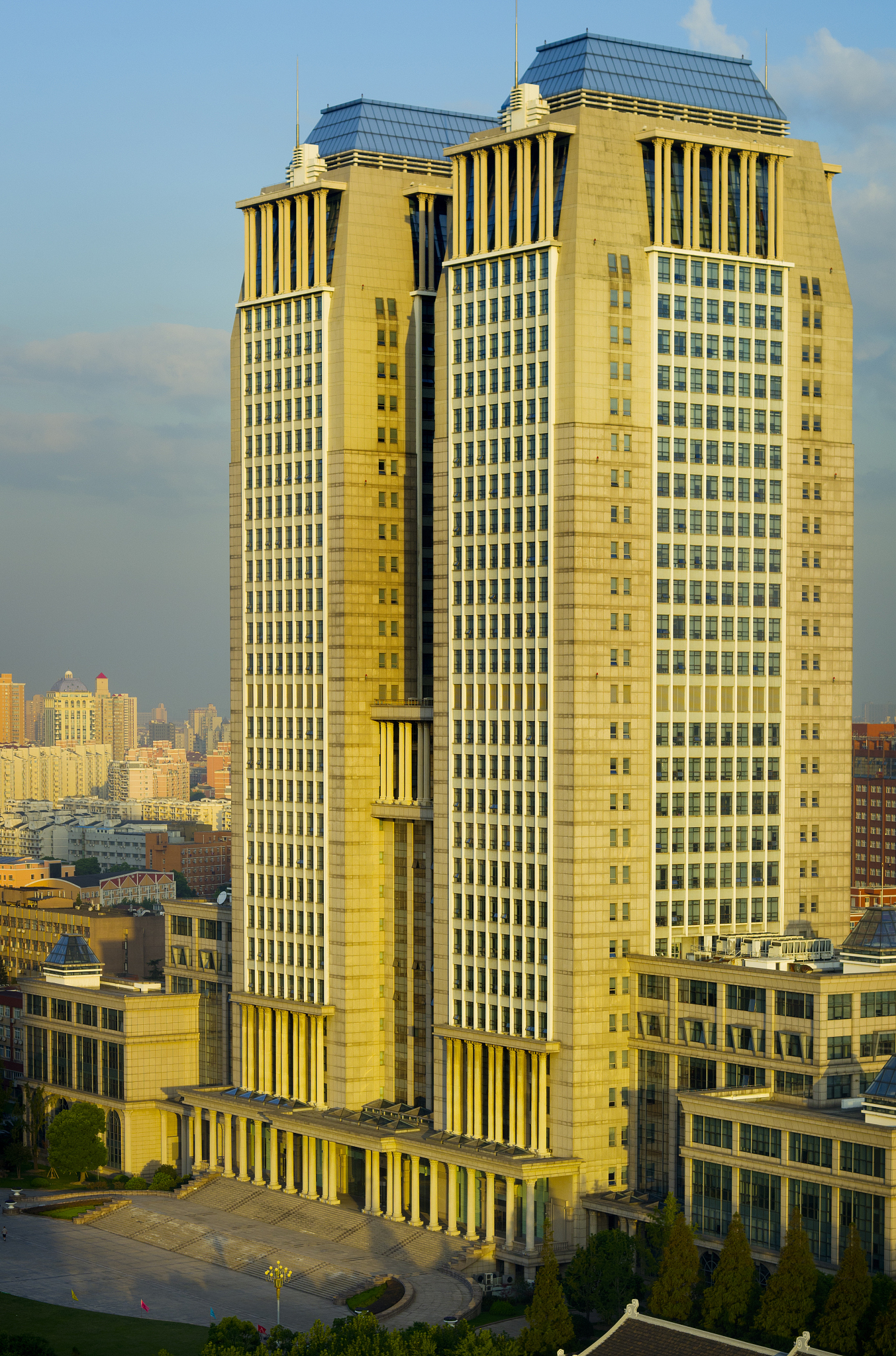 电子商务专业大学排名：哪些大学提供电子商务课程？