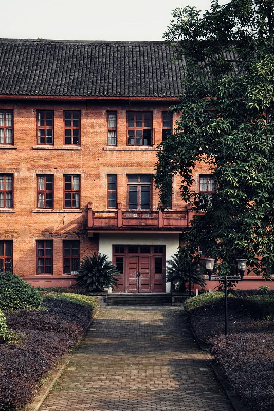 重庆工商职业学院单招新能源汽车技术专业招生学制怎样的