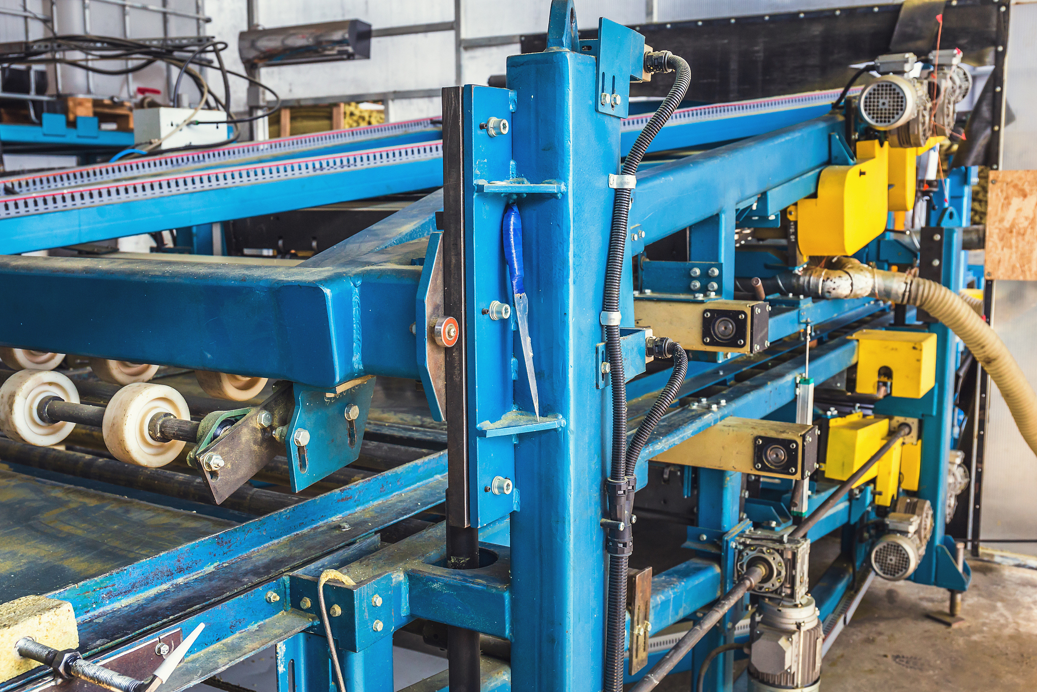 液压闸式剪板机和液压摆式剪板机的区别？是闸式剪板机好 还是摆式剪板机好