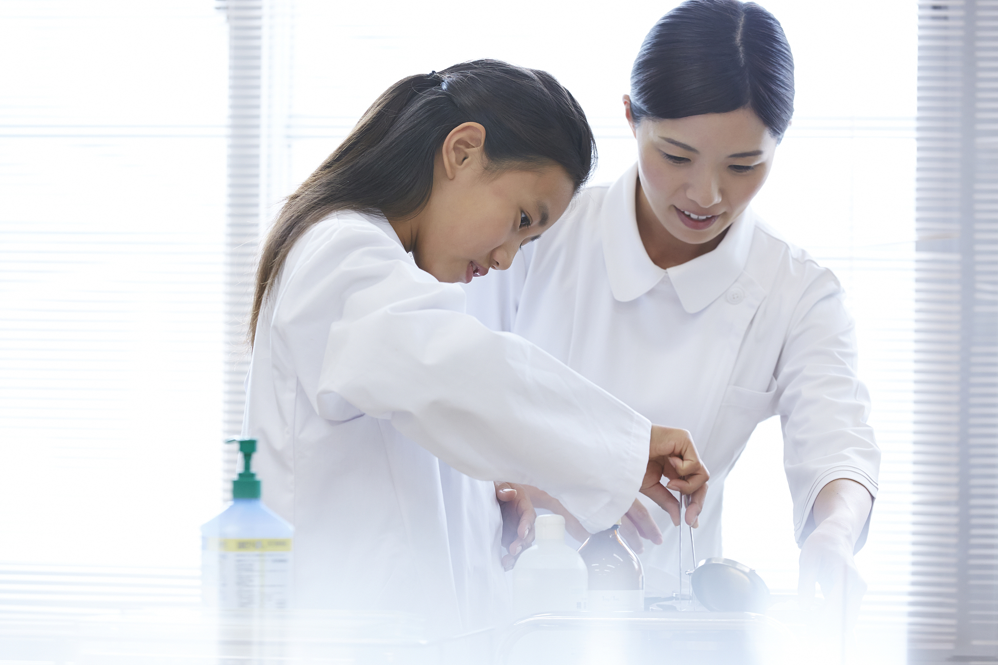 女孩子学什么专业比较好？这几个好就业