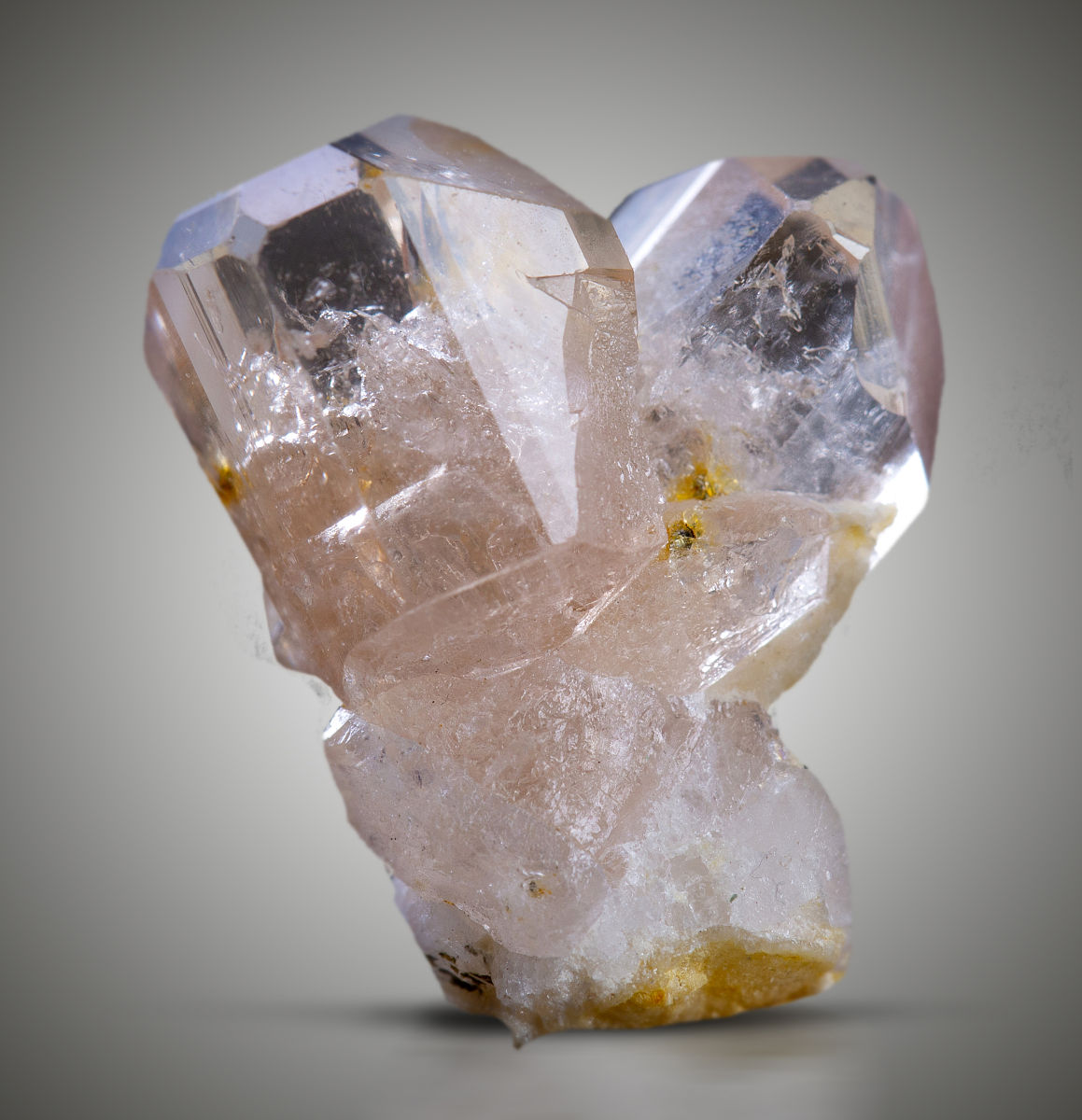 人名Alcryst的来源是什么提示与矿石有关