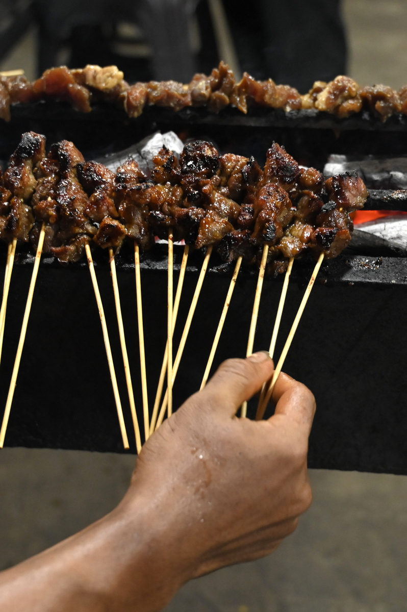 外卖烤肉好评：五花肉、牛肉串、板筋、面筋，美味与健康兼具