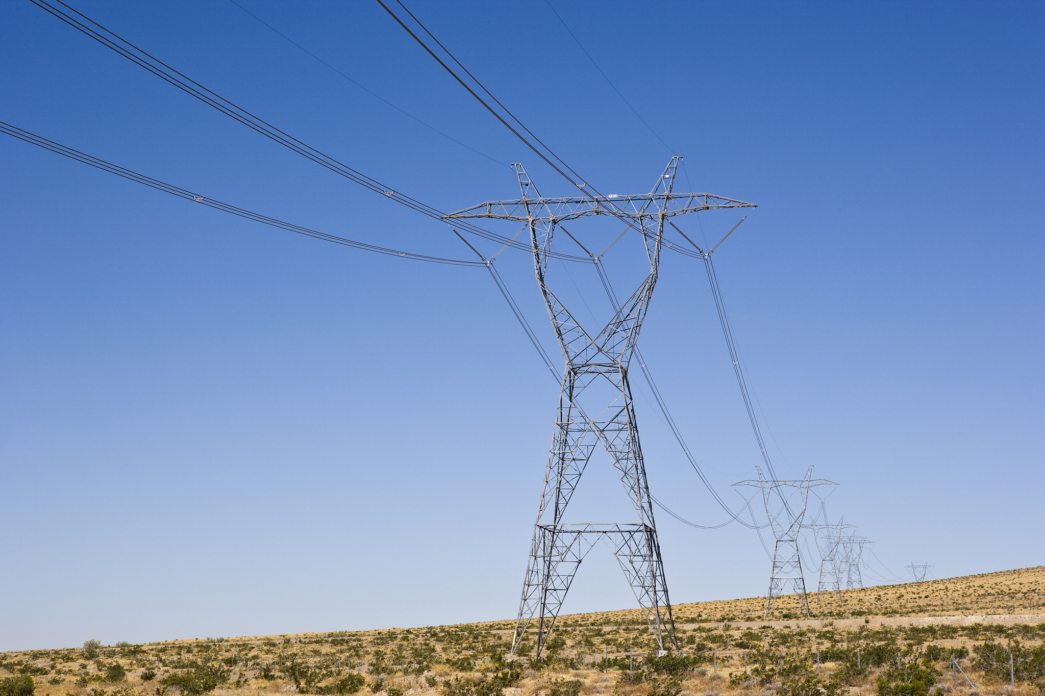 318 和 317 电缆区别：直径、芯数和用途详解