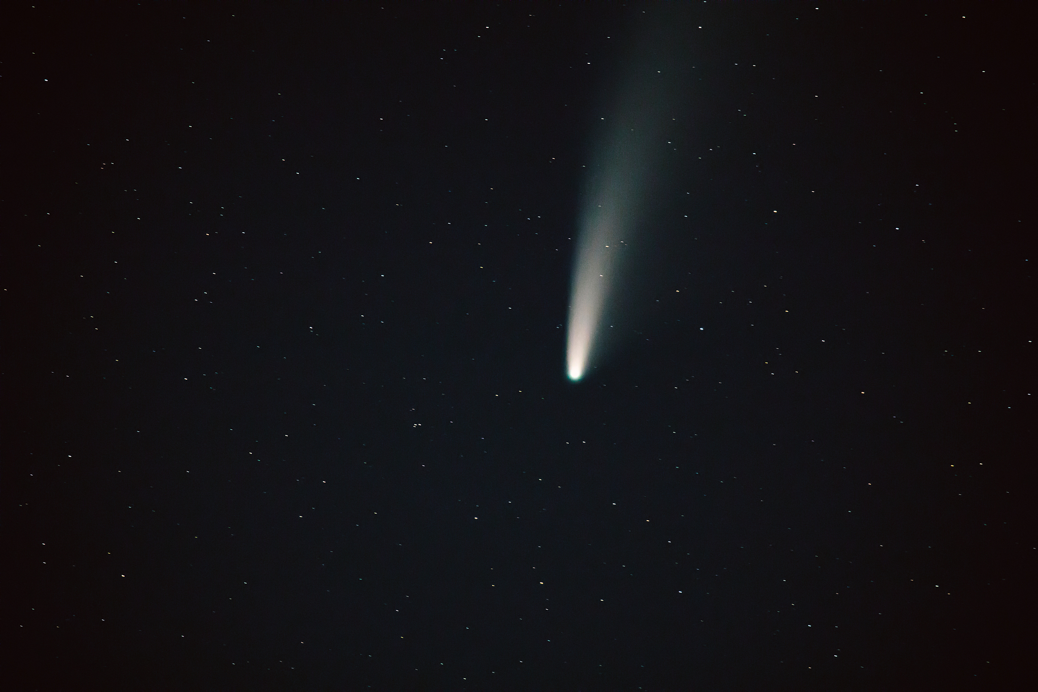 comet neowise c/2020 f3 shines bright in the dark night starry s