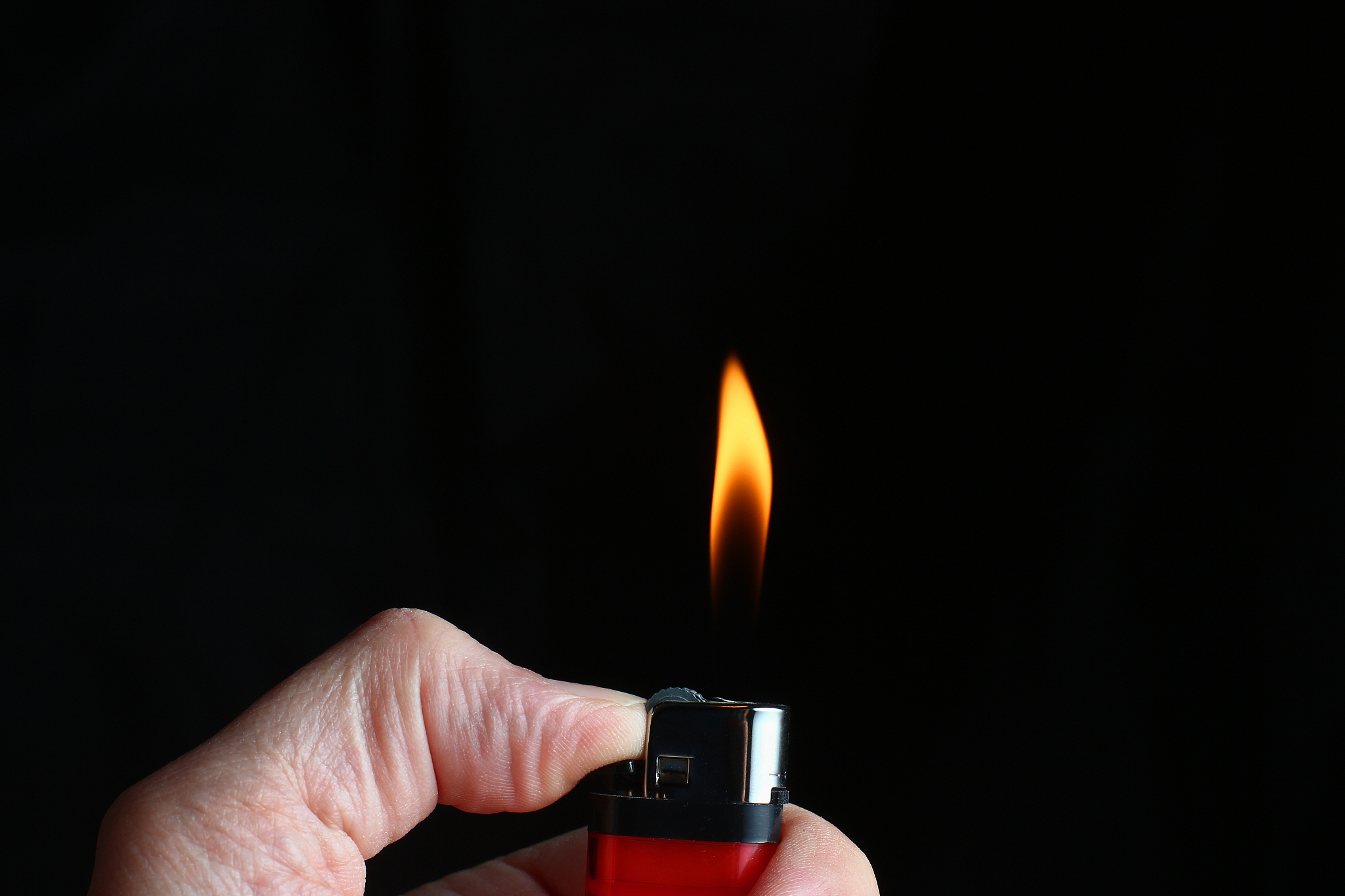 打火机打出电火花的石头叫什么？