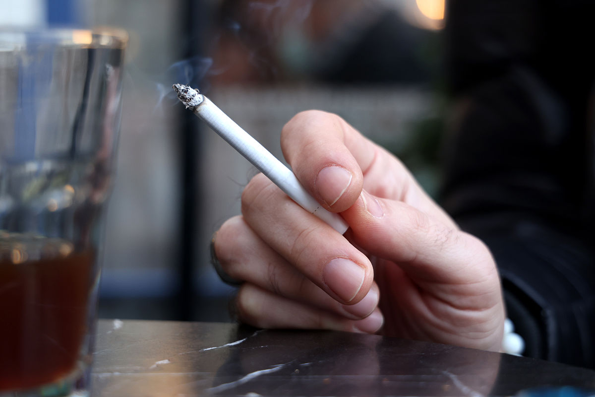 备孕的时候男性可以抽烟吗少量抽烟呢