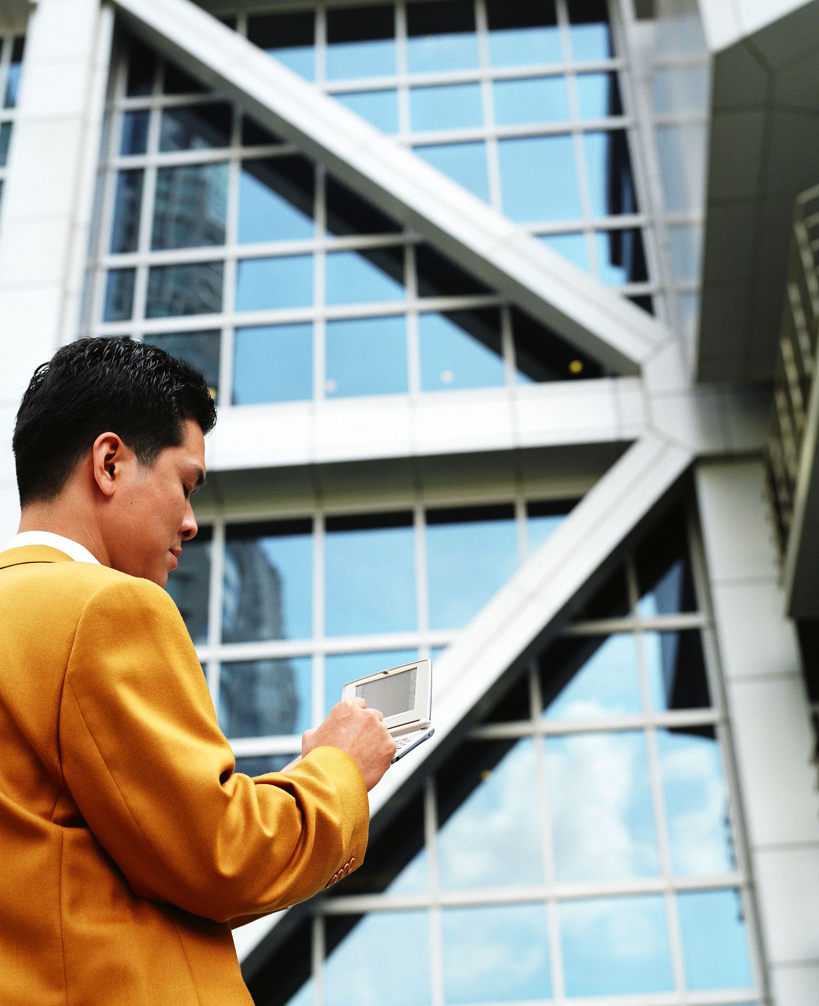 身为物业管家业主家狗叫怎么办