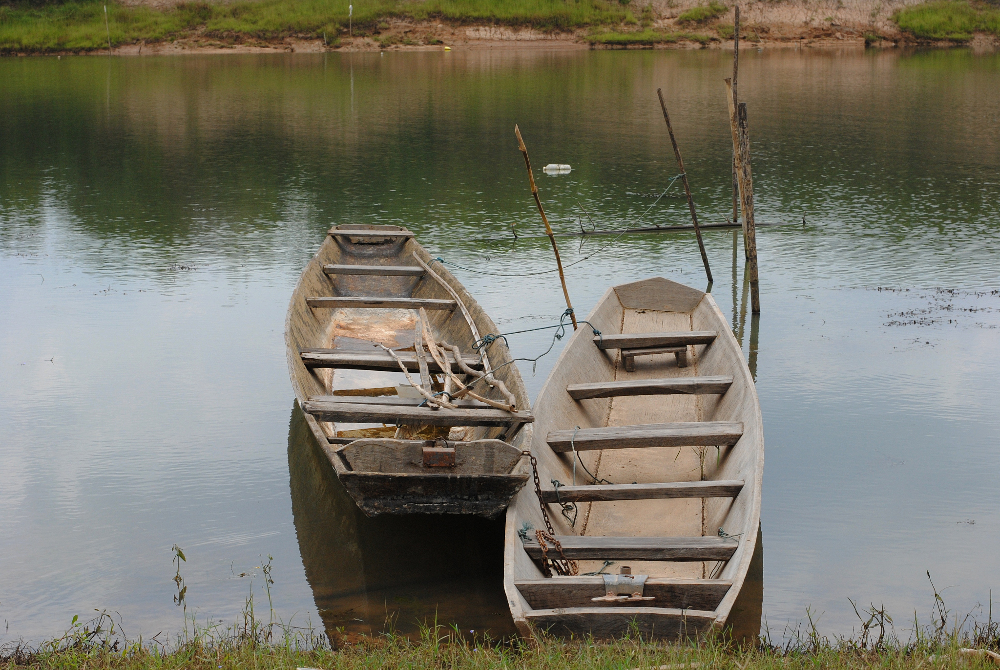 早在新石器时代先人已在天然河流上广泛使用独木舟和排筏。从浙江河姆渡出土的木奖证明在距今2000多年前中国东南沿海的渔民已使用奖出海渔猎春秋战国时期水上运输已十分频繁港口应运而生当时已有渤海沿岸的喝石港今秦皇岛港。这句话降重